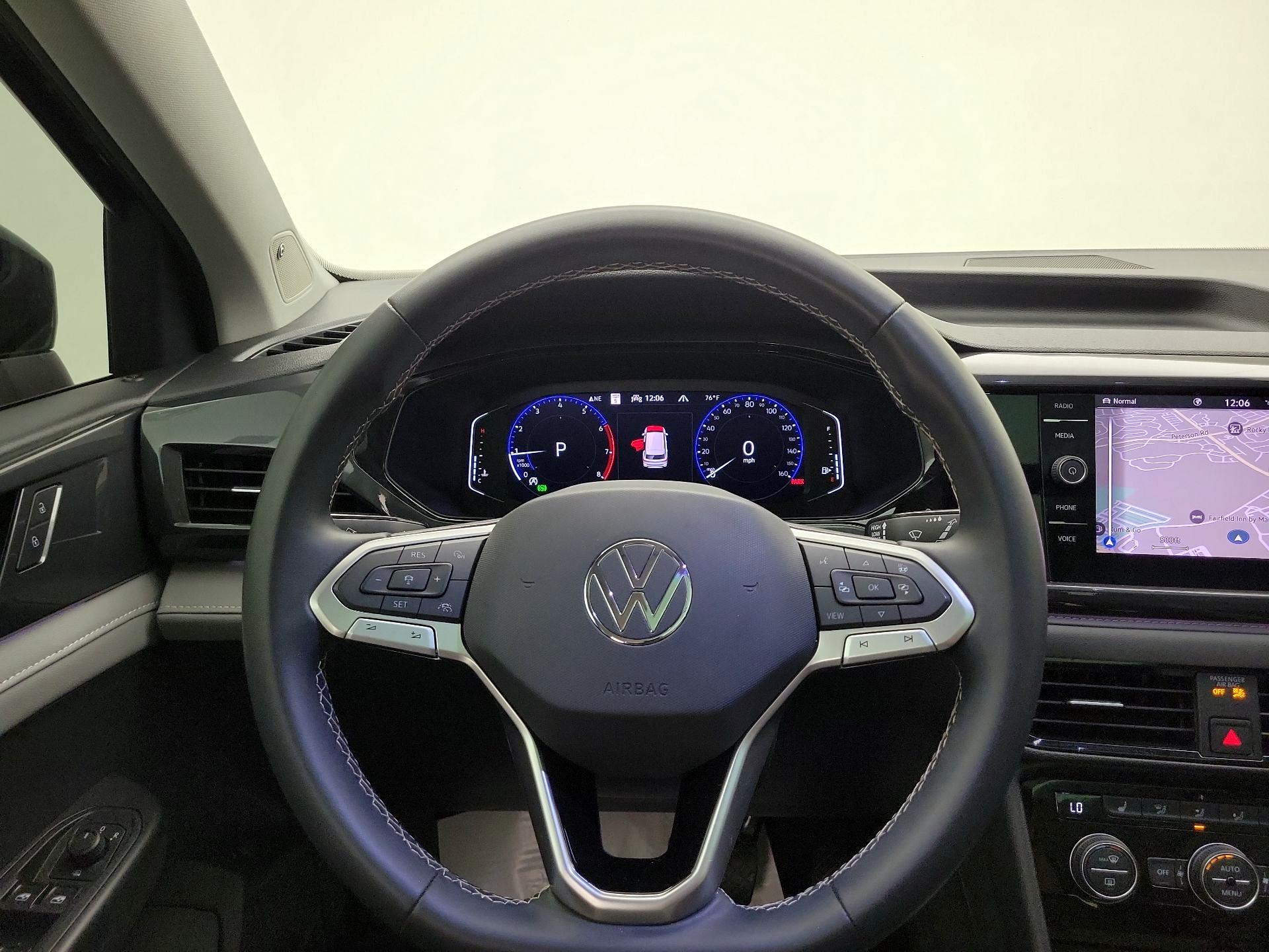 Thumbnail: 2023 Volkswagen Taos - 10
