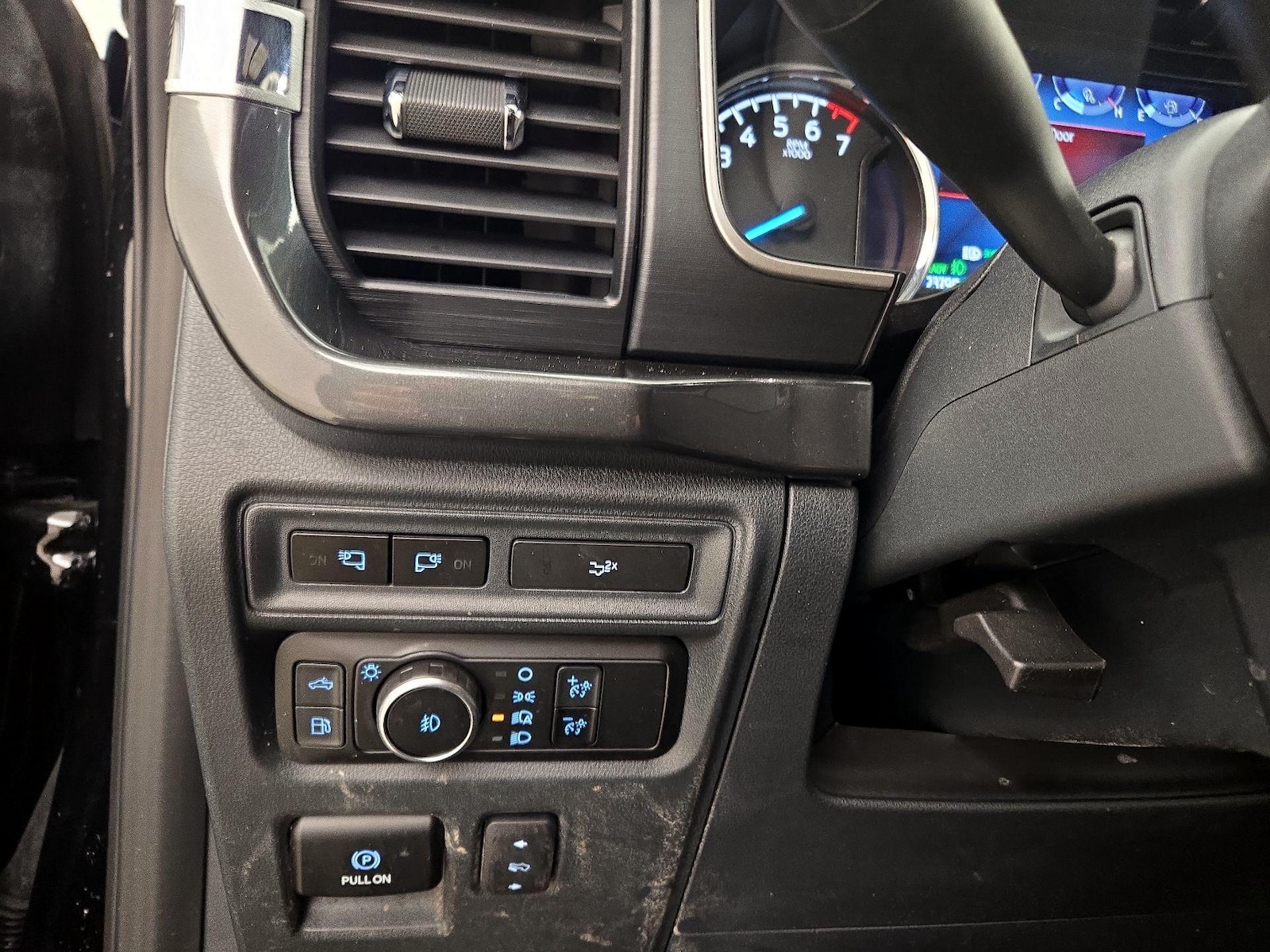 2023 Ford F-150 XLT - Photo 14