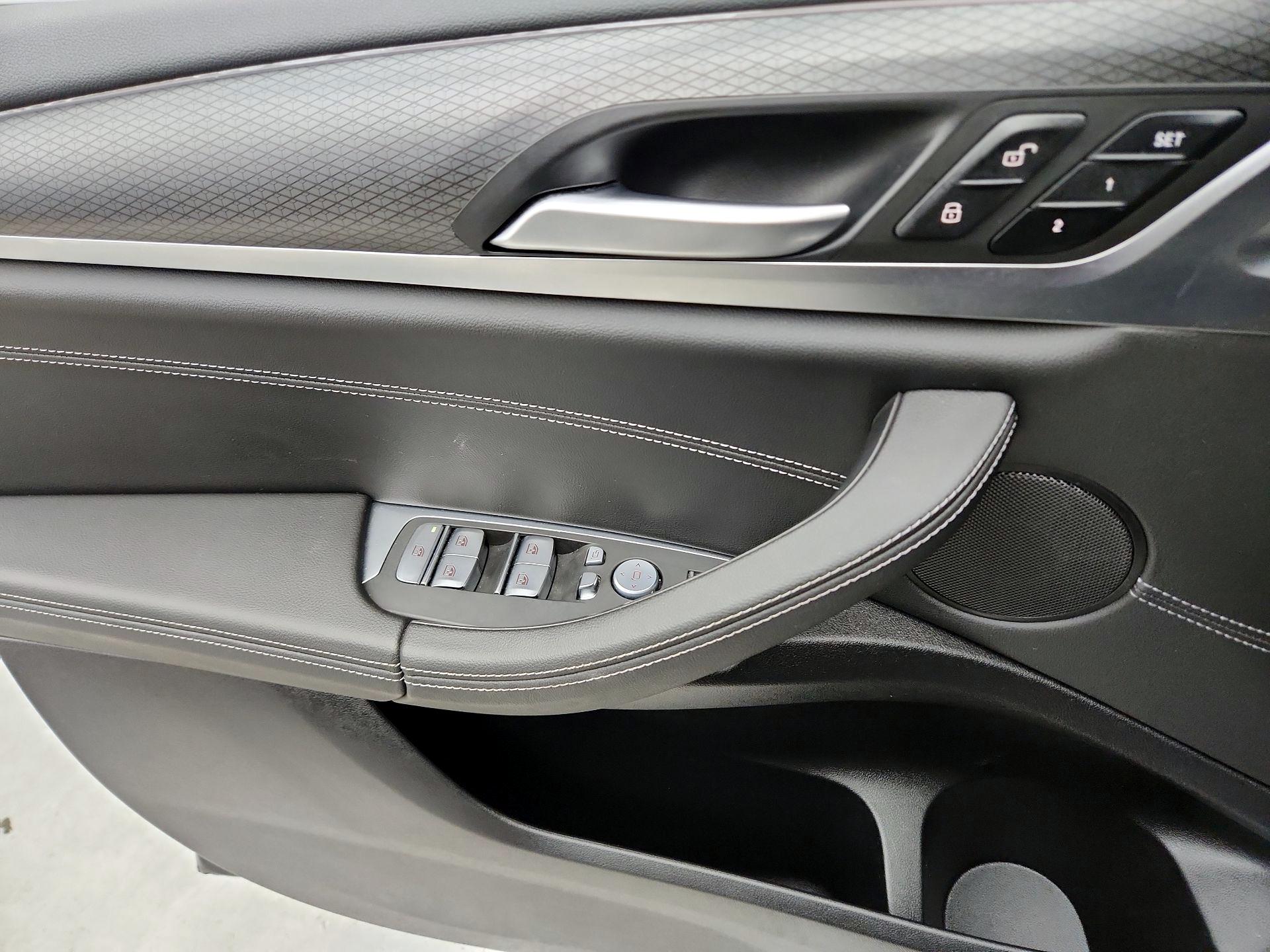 Thumbnail: 2022 BMW X4 - 12