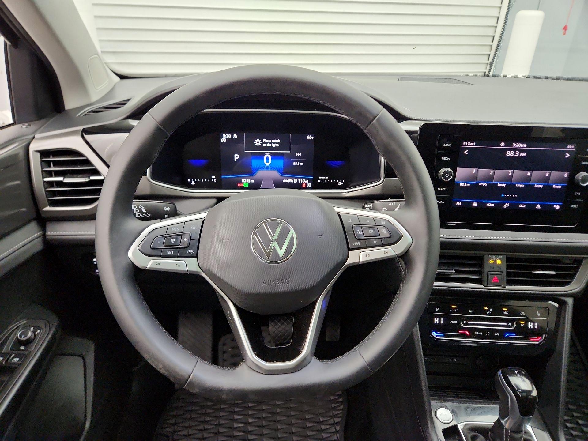 Thumbnail: 2025 Volkswagen Taos - 10