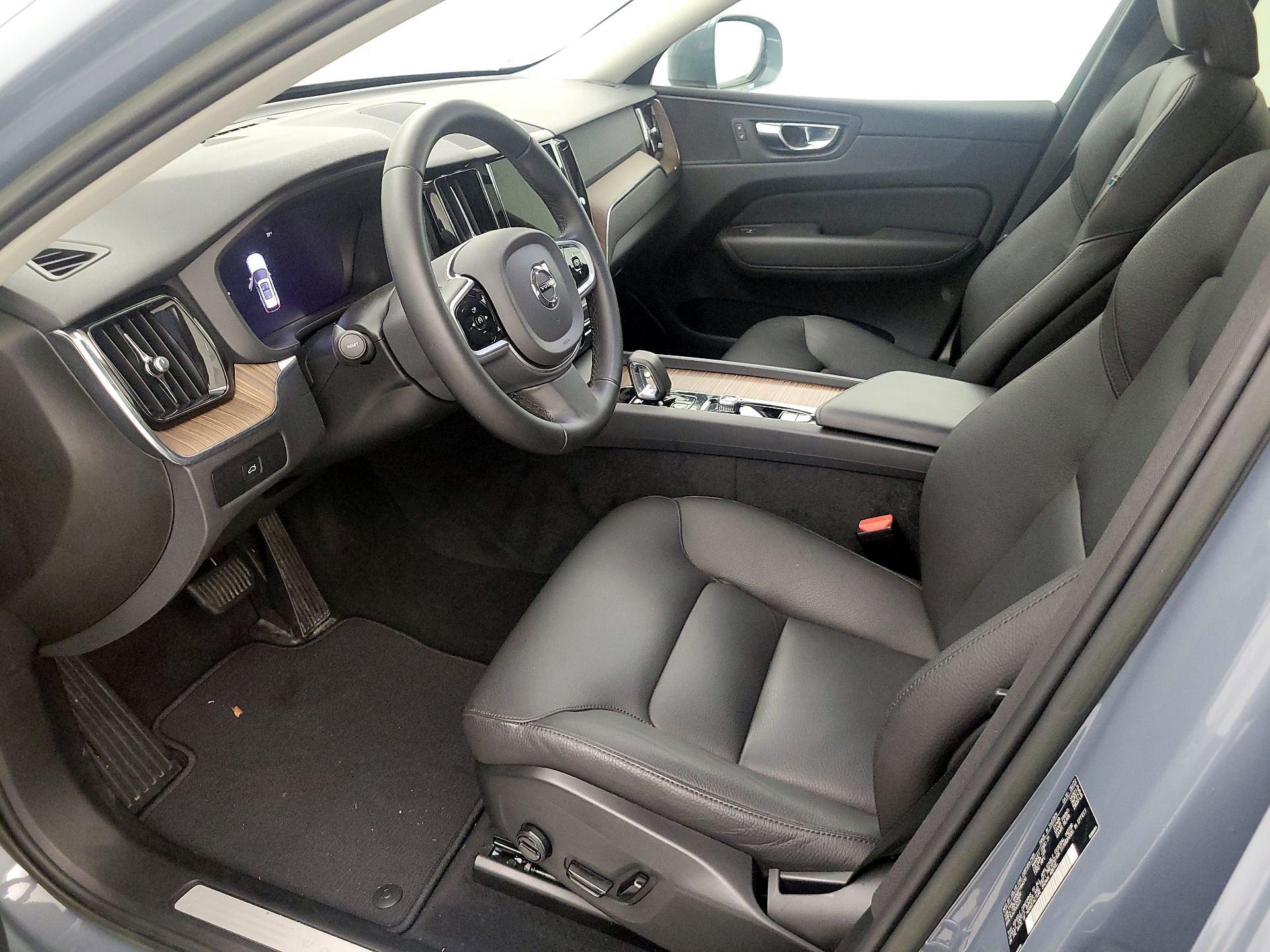 Thumbnail: 2023 Volvo XC60 - 11