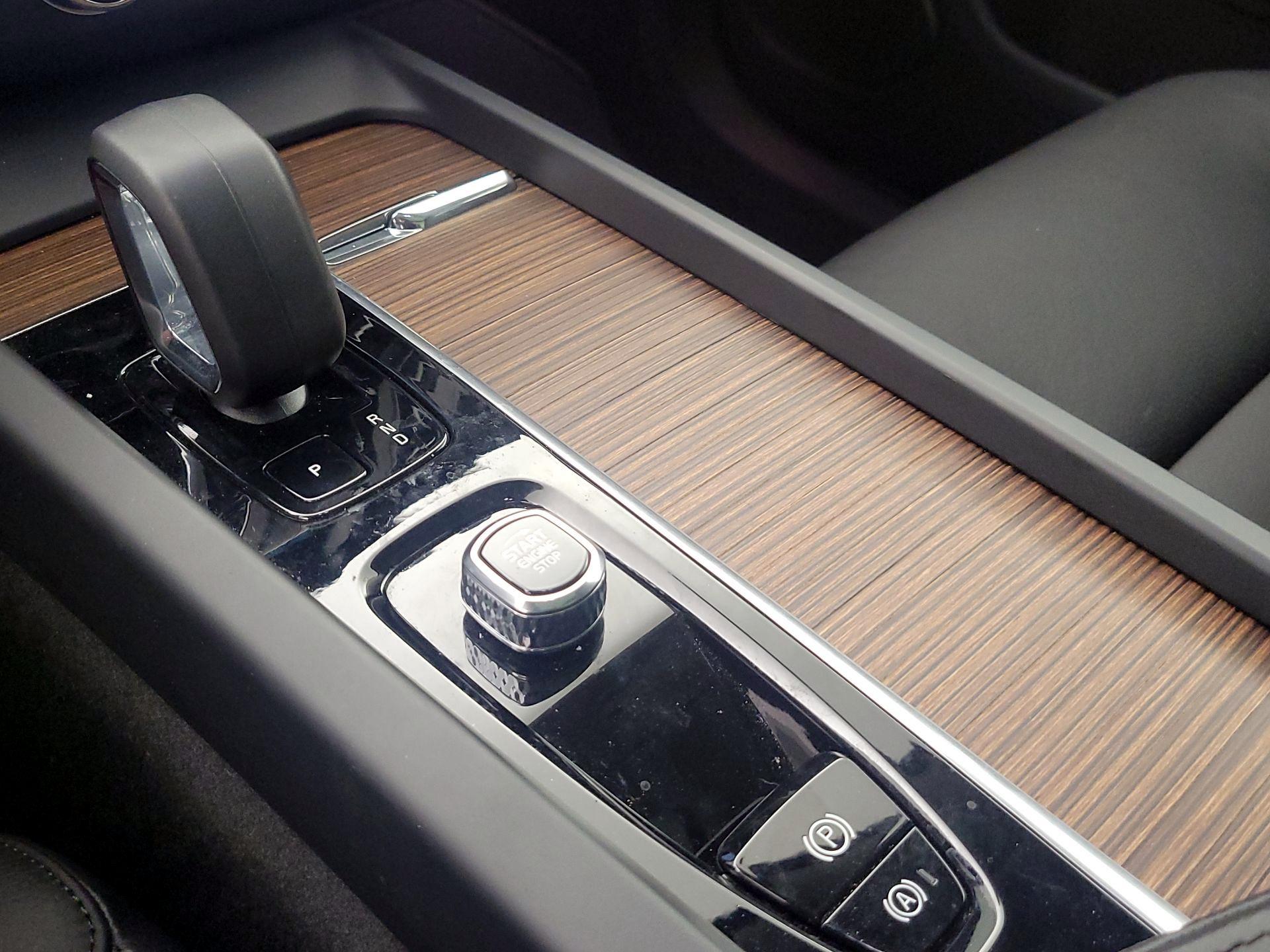 Thumbnail: 2023 Volvo XC60 - 18