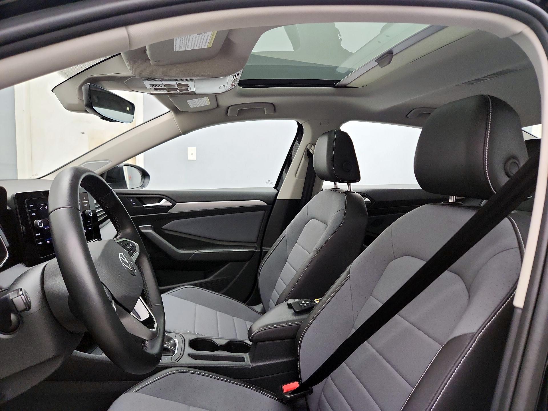 Thumbnail: 2025 Volkswagen Jetta - 19