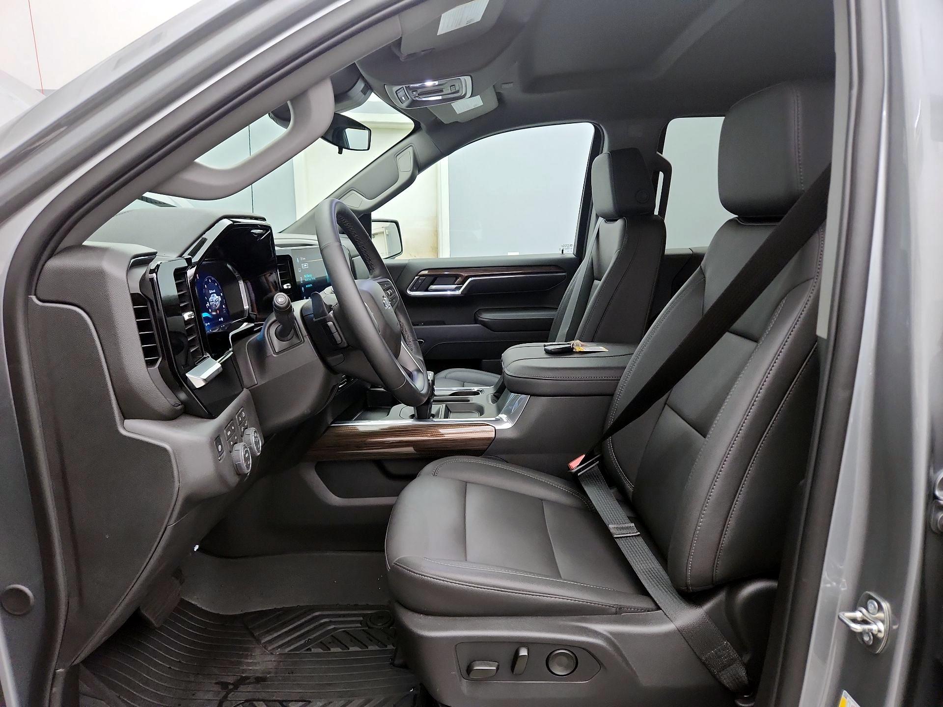 Thumbnail: 2026 Chevrolet Silverado 1500 - 11