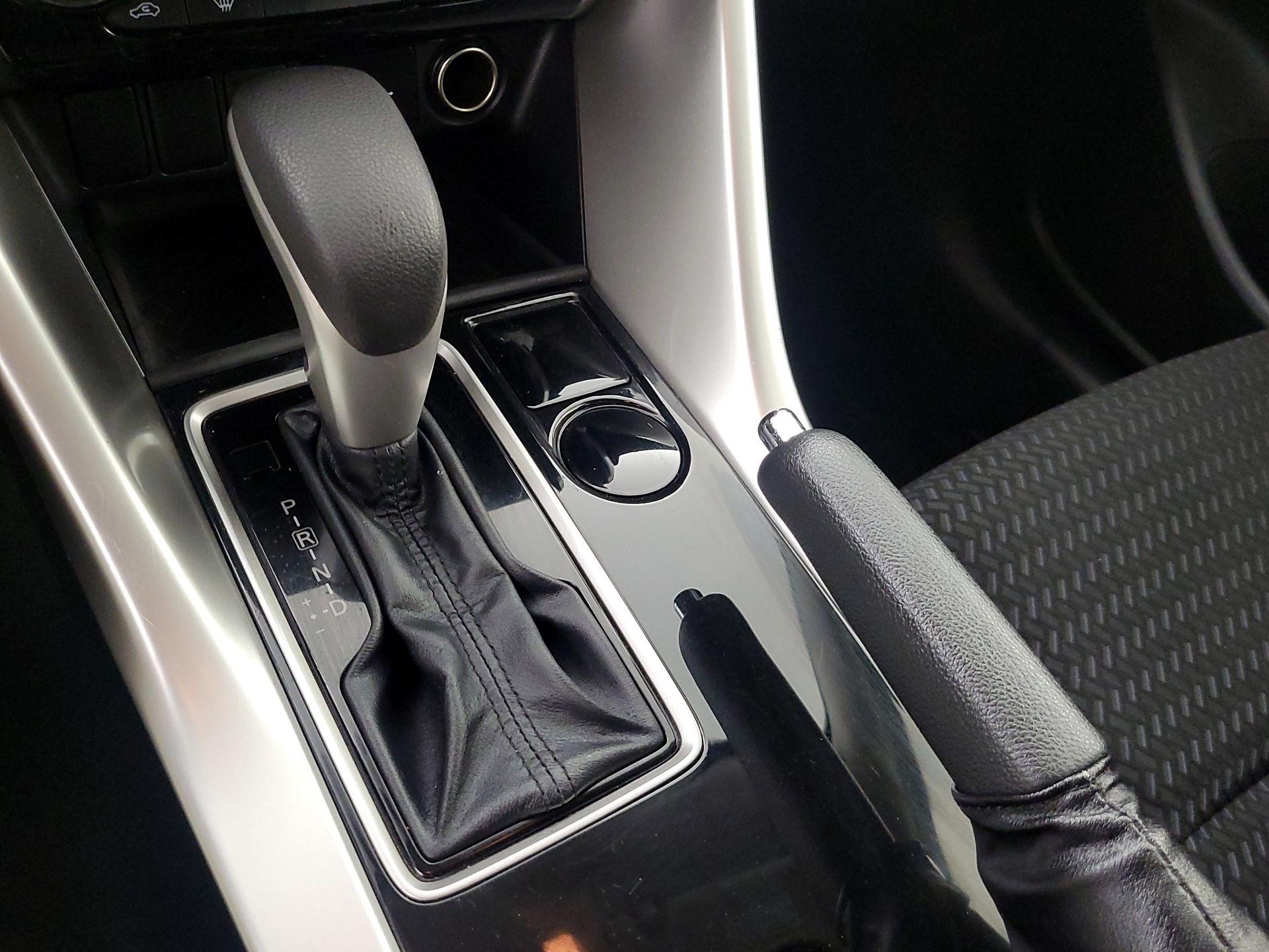 Thumbnail: 2019 Mitsubishi Eclipse Cross - 17