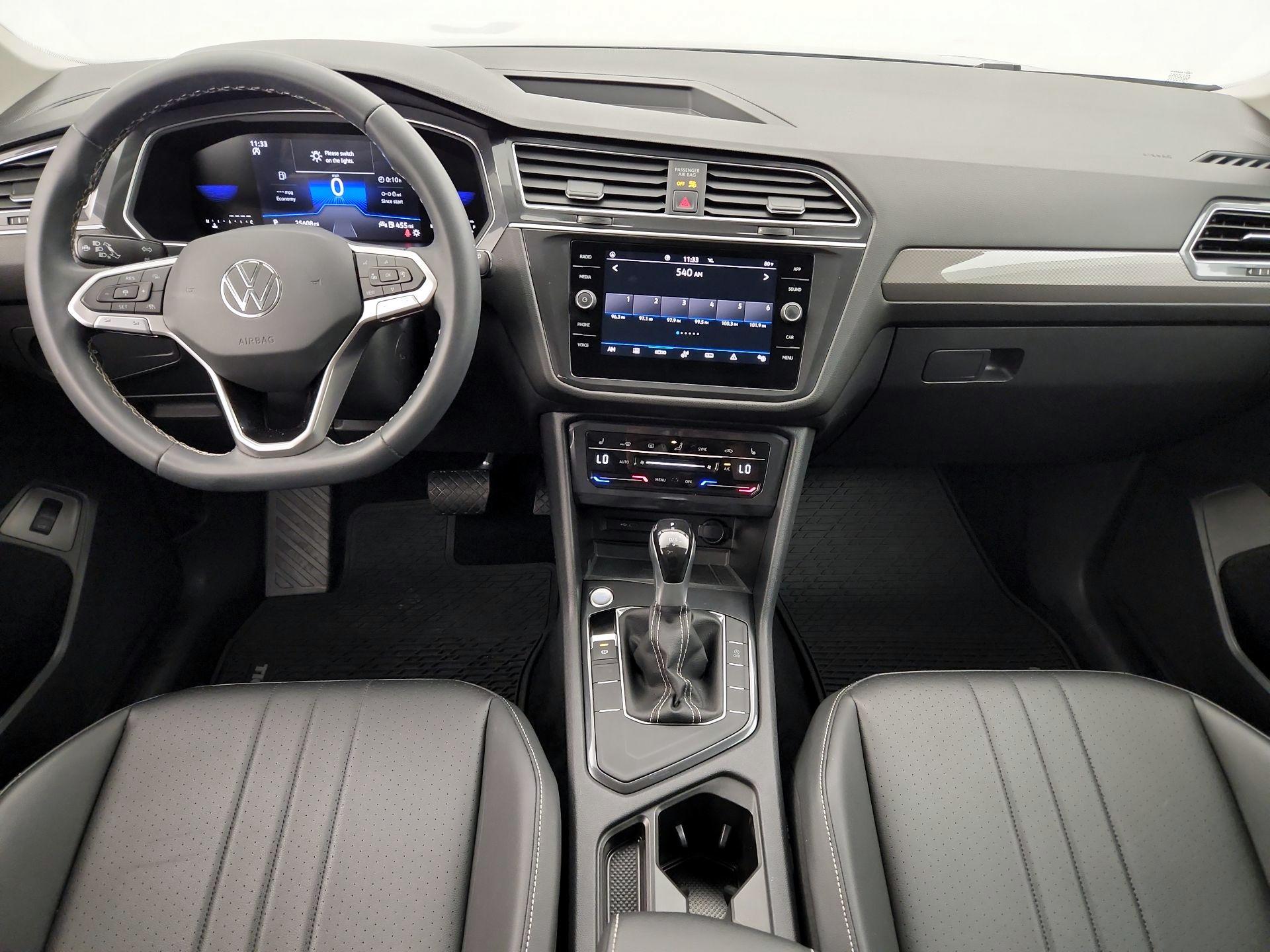 Thumbnail: 2023 Volkswagen Tiguan - 9