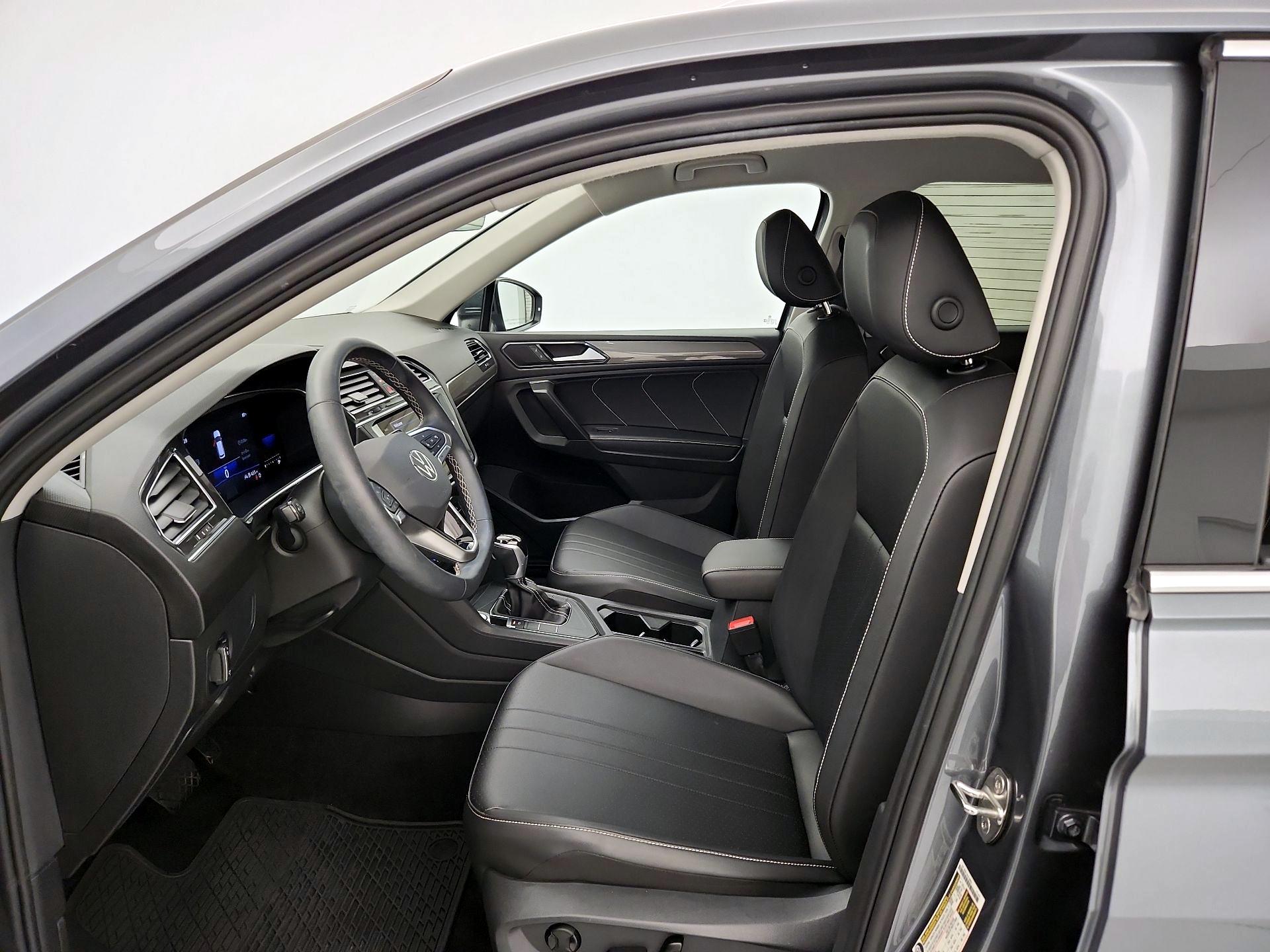 Thumbnail: 2023 Volkswagen Tiguan - 11