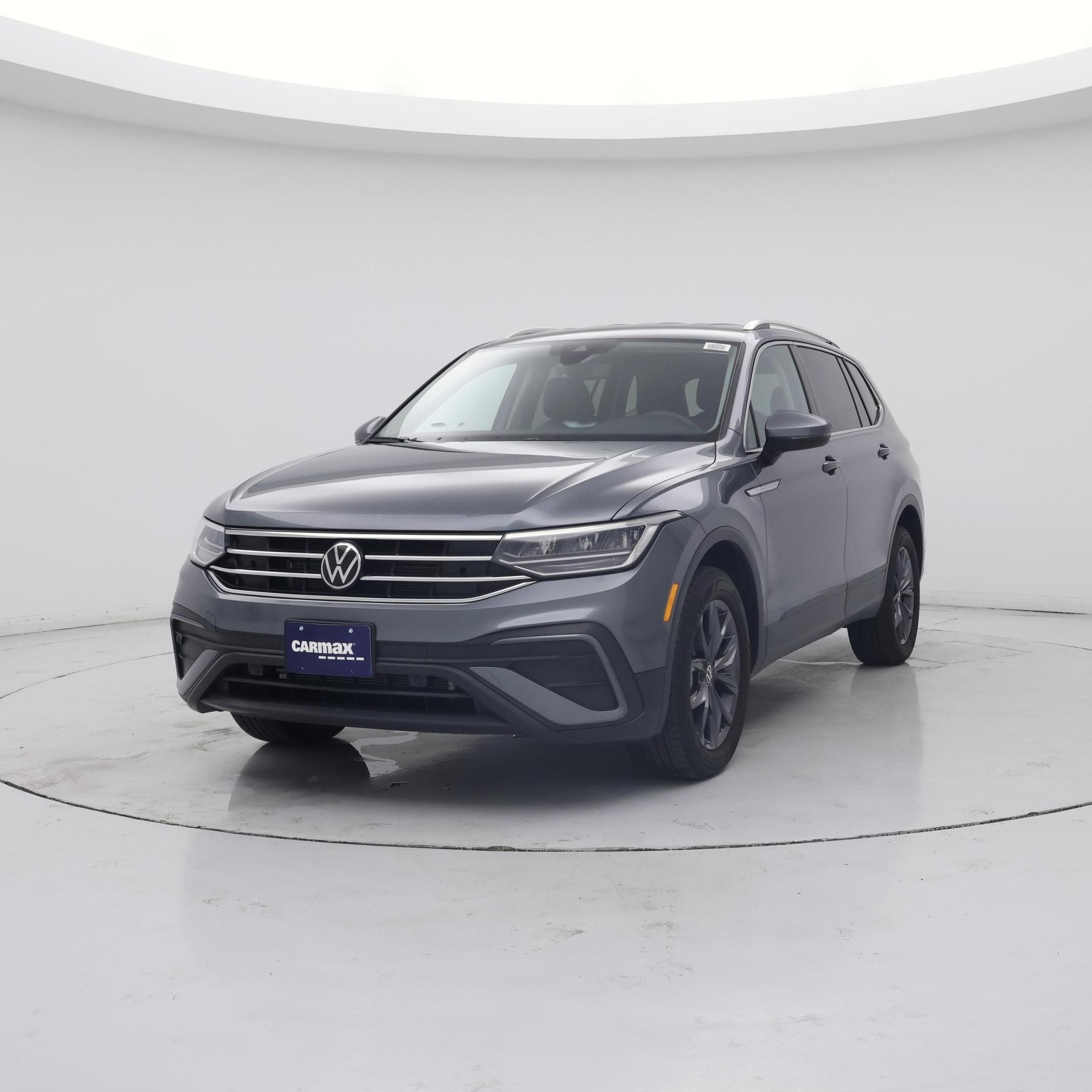Thumbnail: 2023 Volkswagen Tiguan - 4