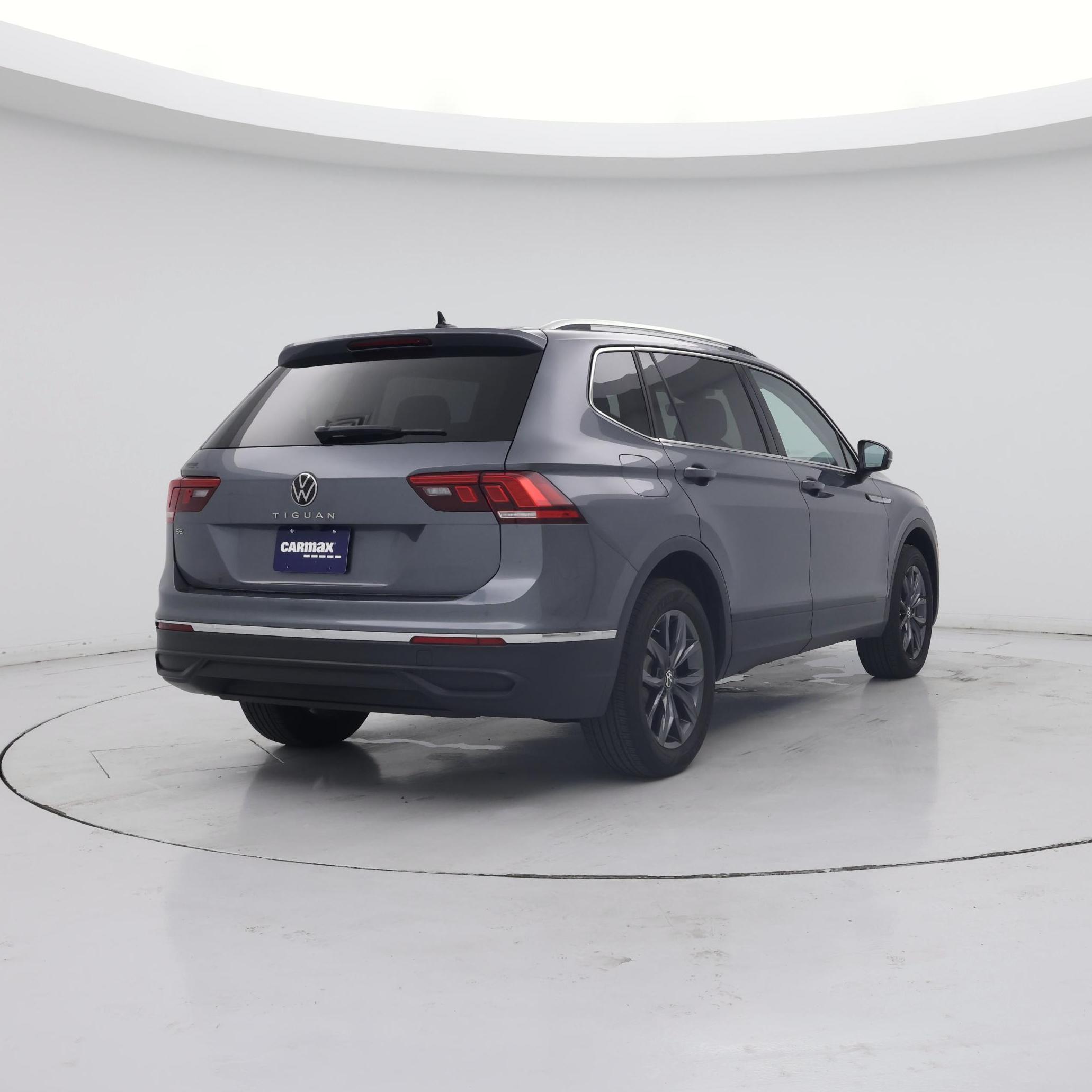 Thumbnail: 2023 Volkswagen Tiguan - 8