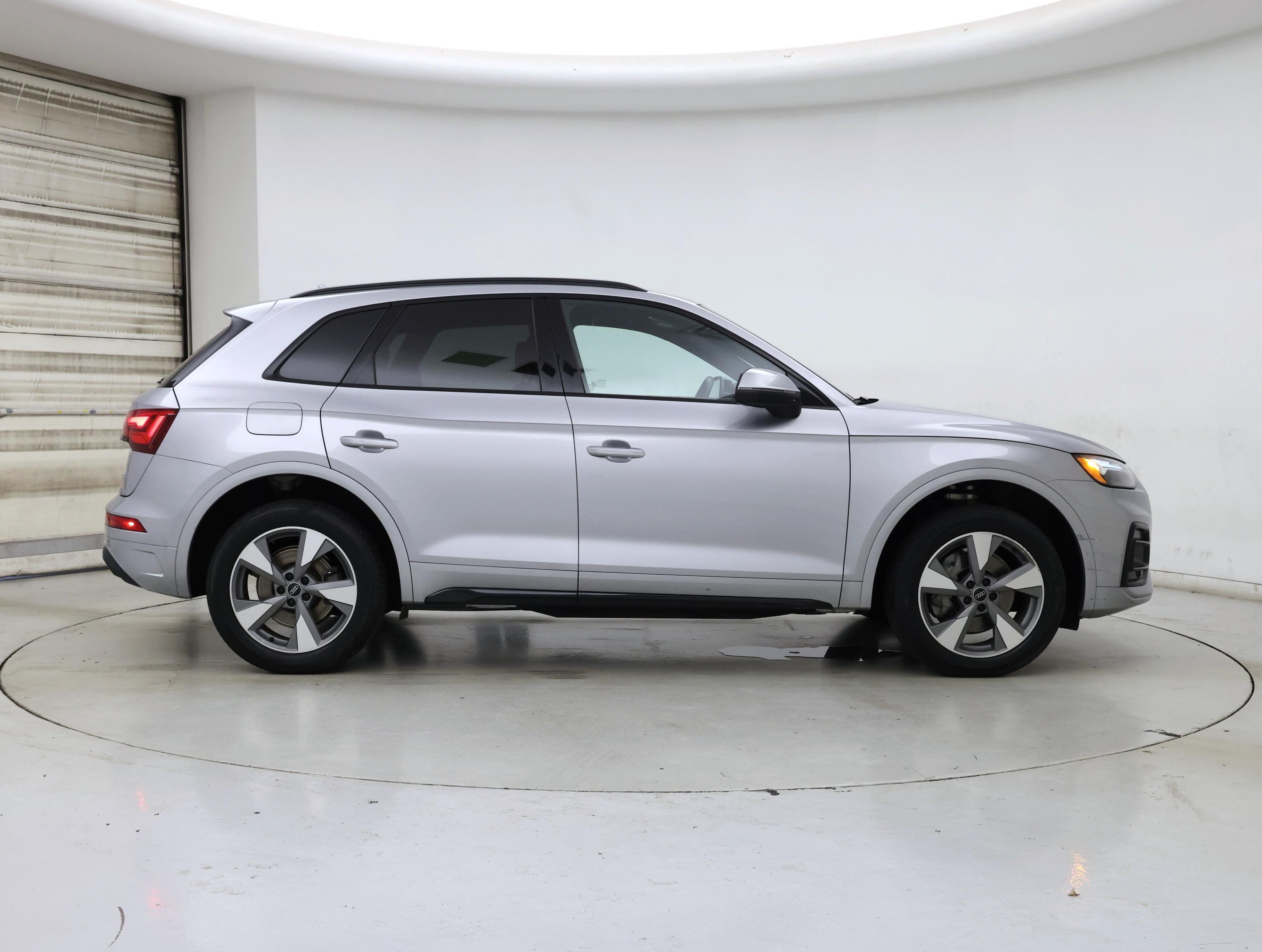 Thumbnail: 2024 Audi Q5 - 7