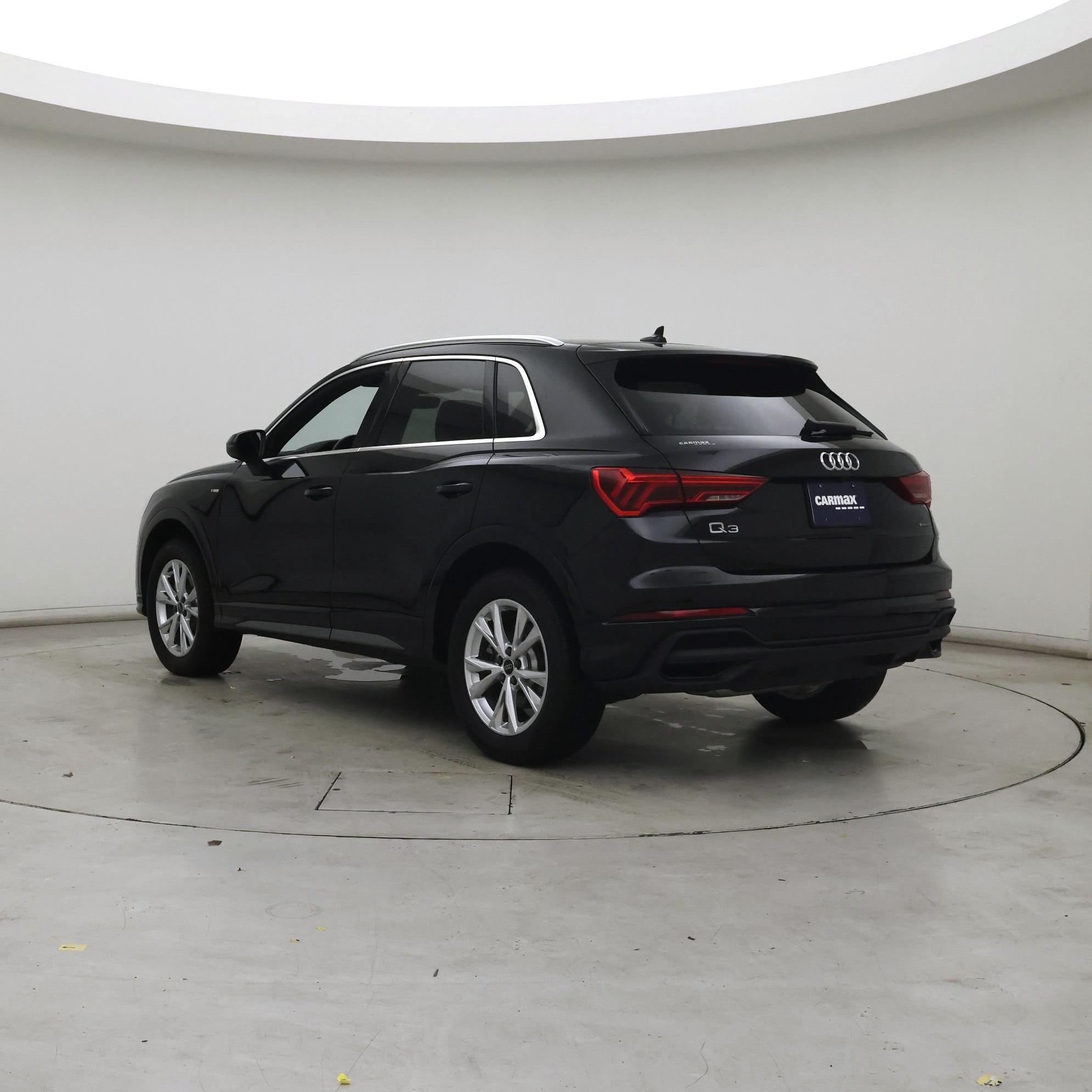 Thumbnail: 2023 Audi Q3 - 2