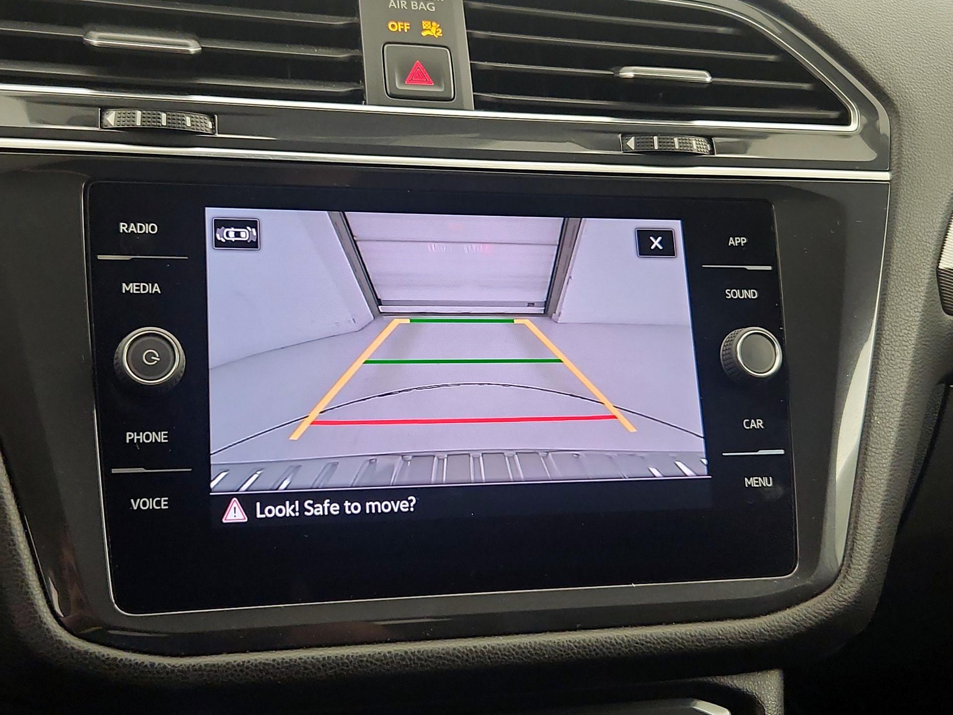 Thumbnail: 2023 Volkswagen Tiguan - 14