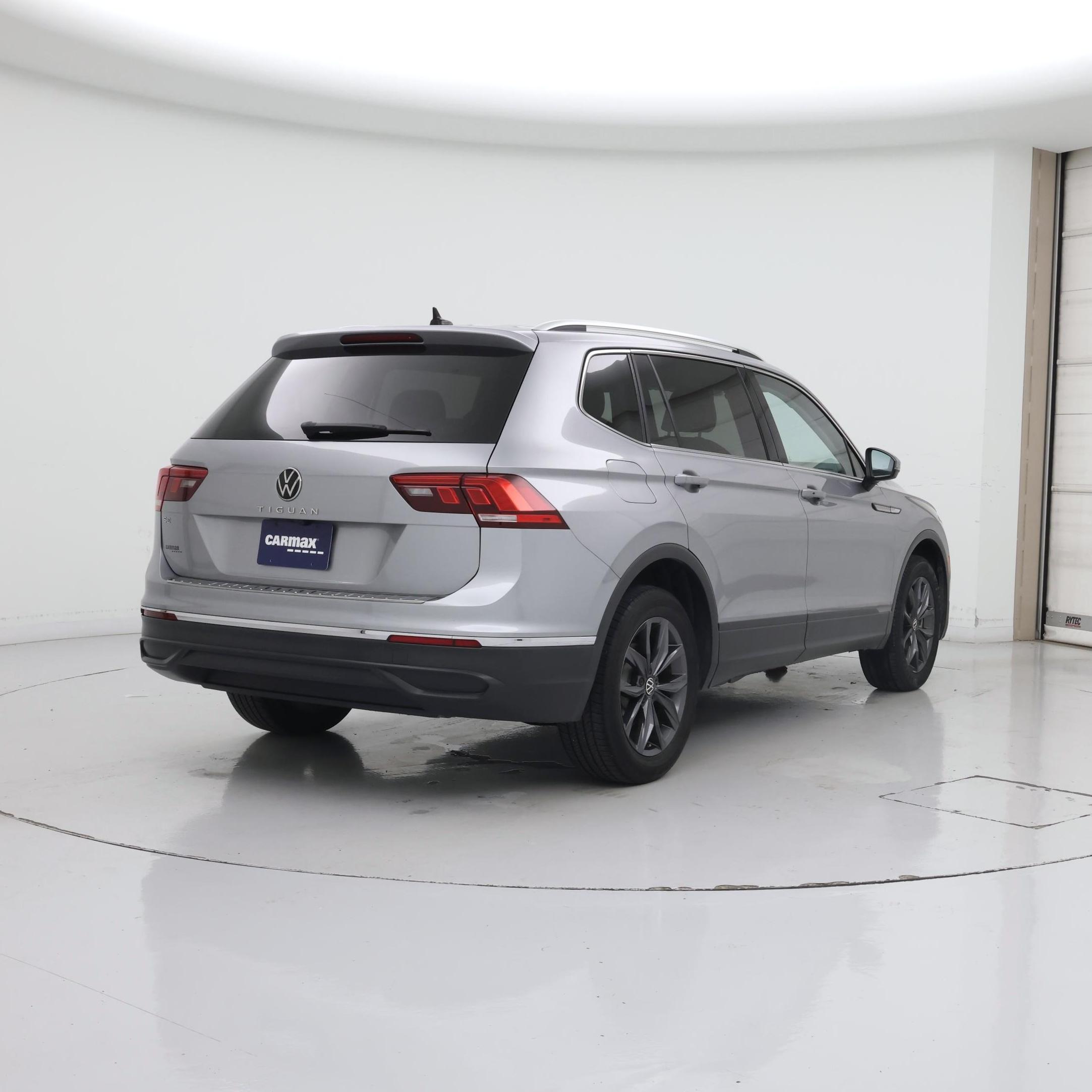 Thumbnail: 2023 Volkswagen Tiguan - 8