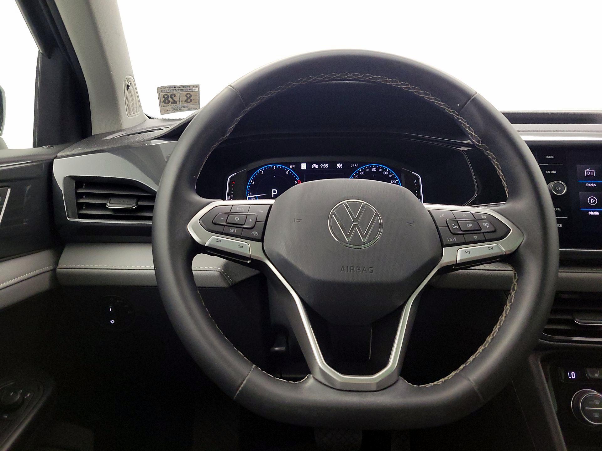 Thumbnail: 2023 Volkswagen Taos - 10