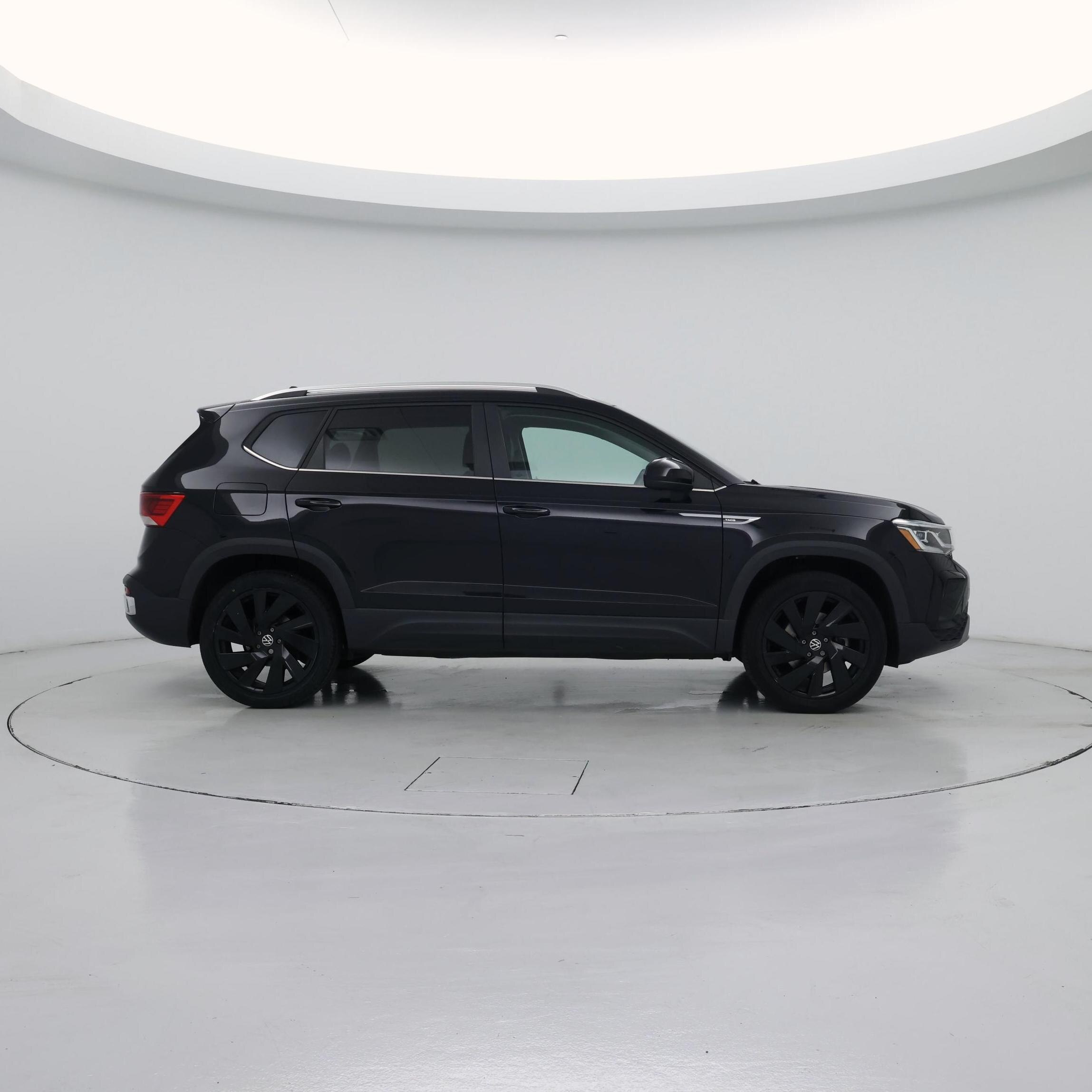 Thumbnail: 2023 Volkswagen Taos - 7