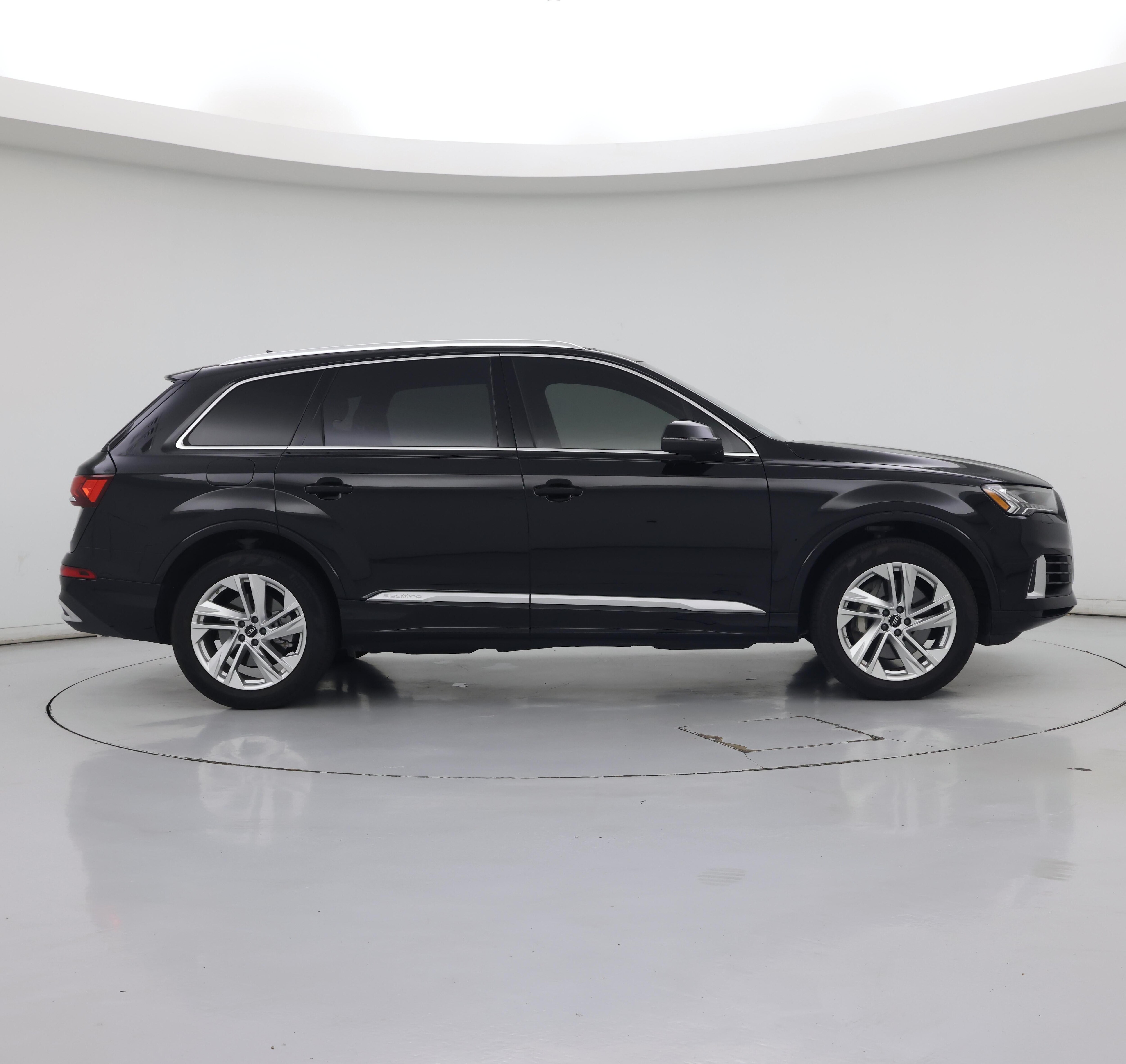 Thumbnail: 2023 Audi Q7 - 7