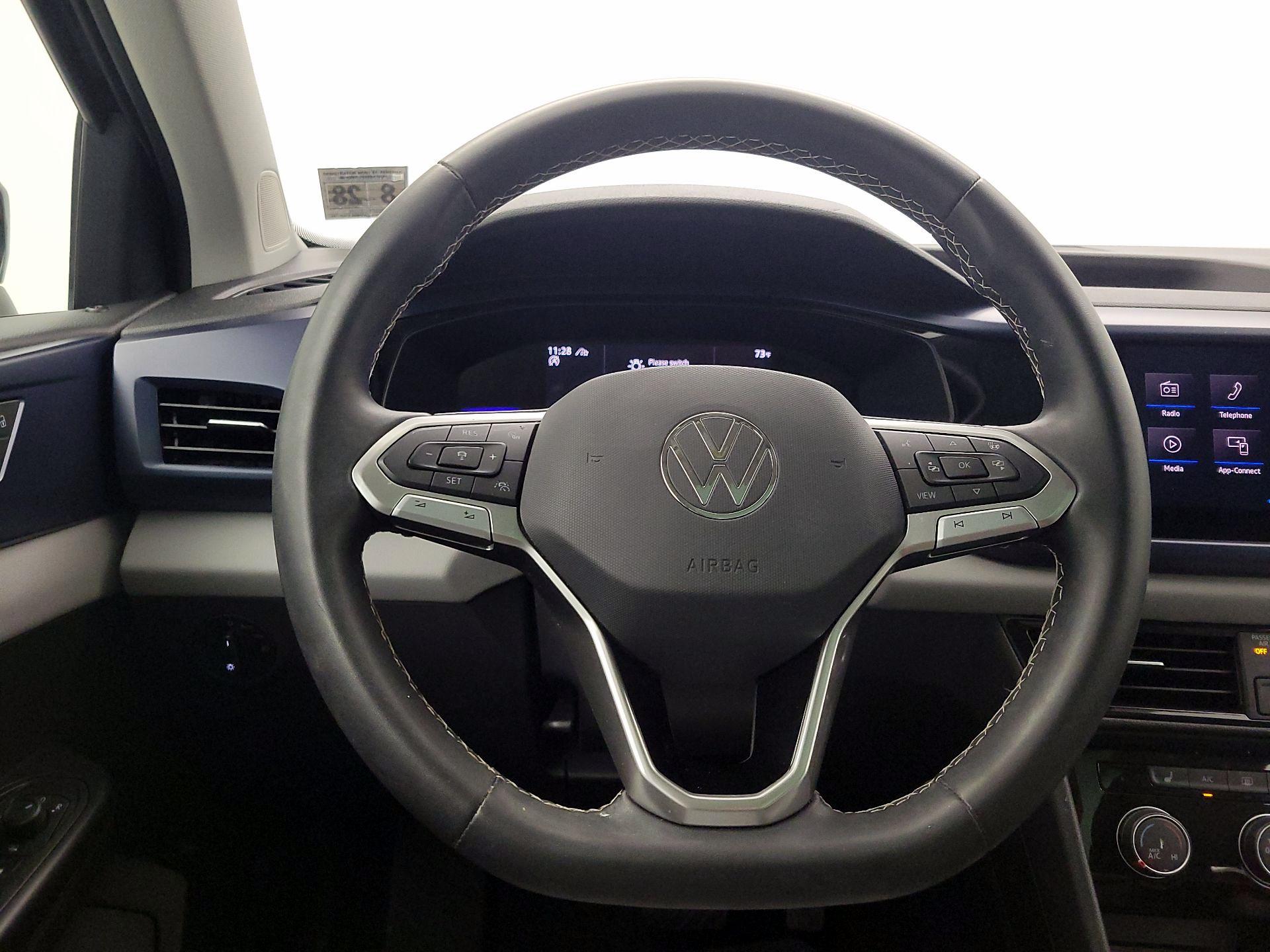 Thumbnail: 2023 Volkswagen Taos - 10