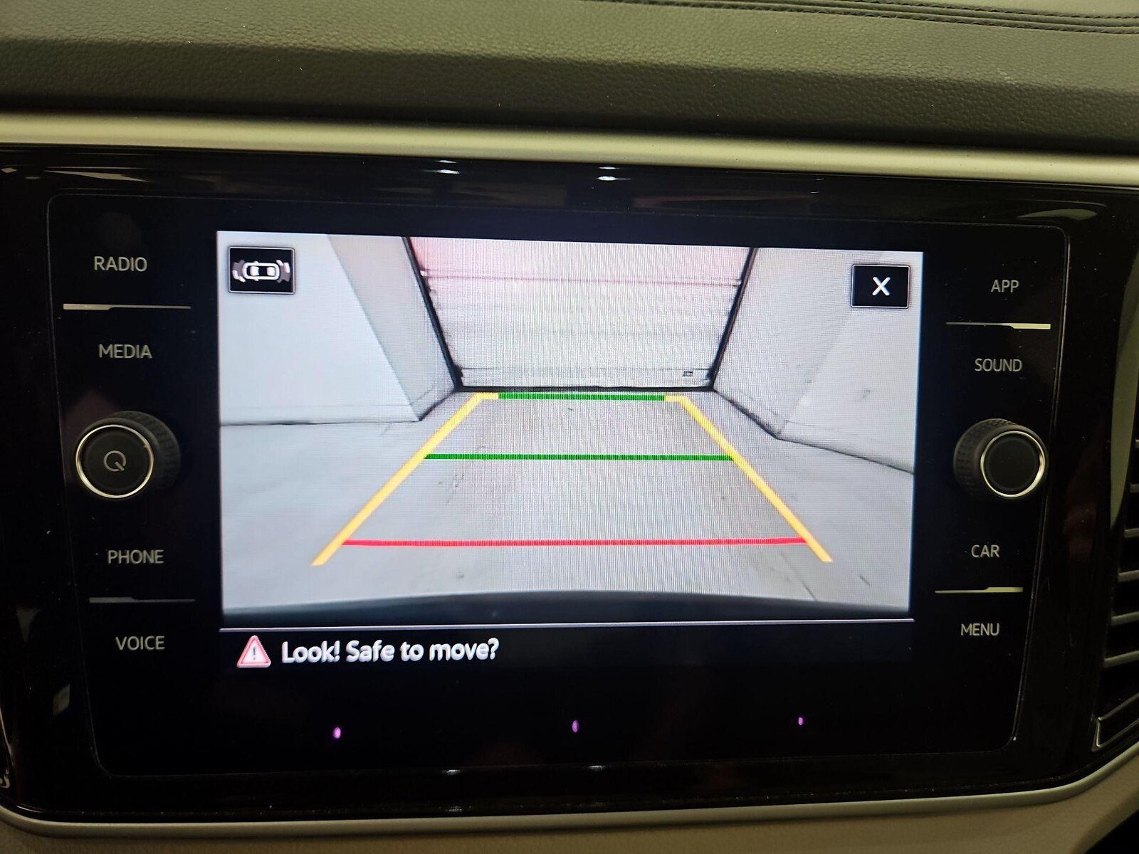 2022 Volkswagen Atlas SE w/Tech - Photo 15