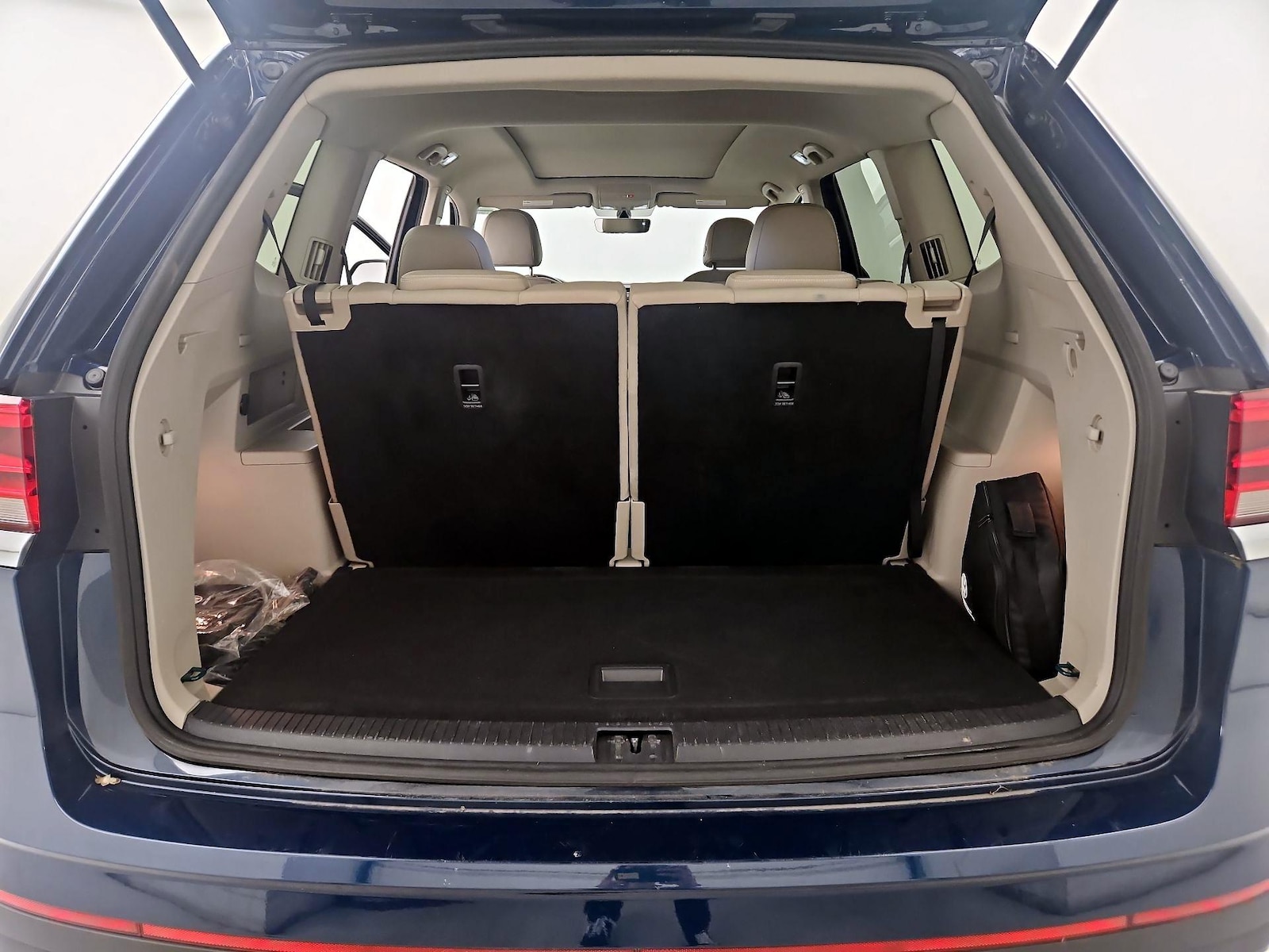 2022 Volkswagen Atlas SE w/Tech - Photo 23