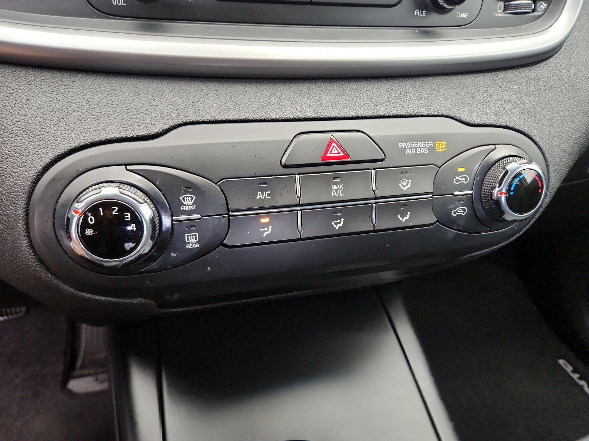 Thumbnail: 2018 Kia Sorento - 16