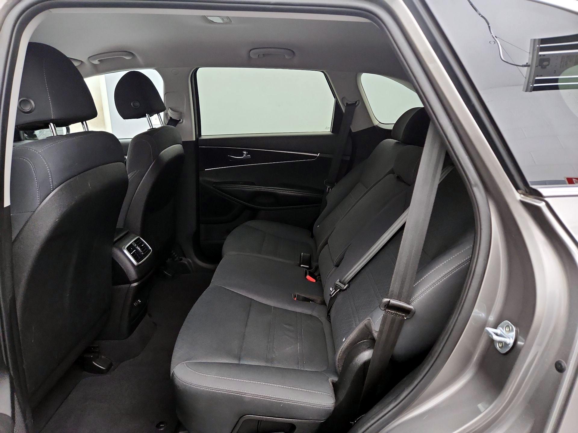 Thumbnail: 2018 Kia Sorento - 19