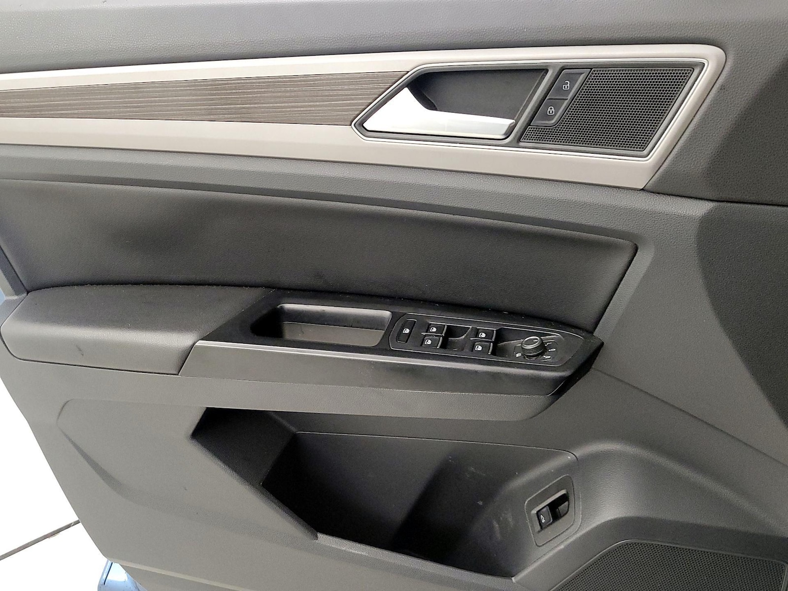 2019 Volkswagen Atlas SE w/Tech - Photo 13