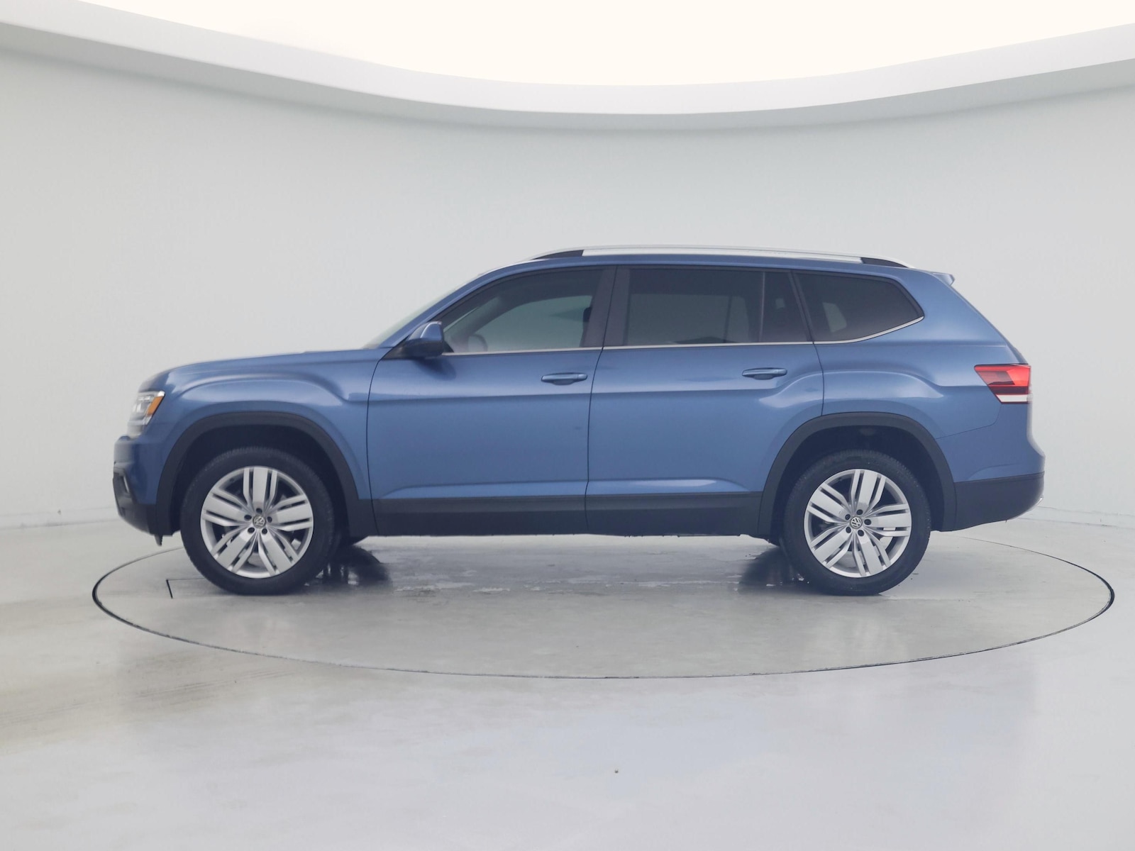 2019 Volkswagen Atlas SE w/Tech - Photo 4