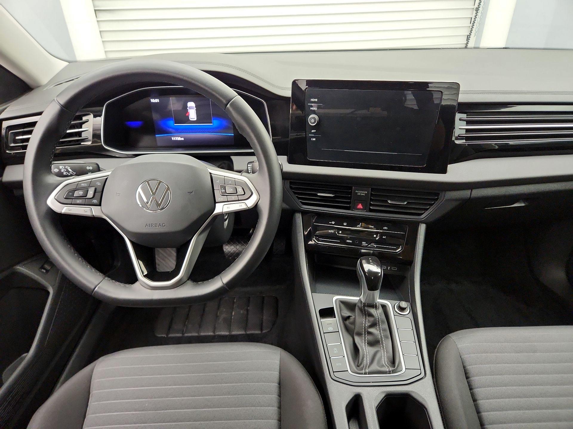 Thumbnail: 2025 Volkswagen Jetta - 9