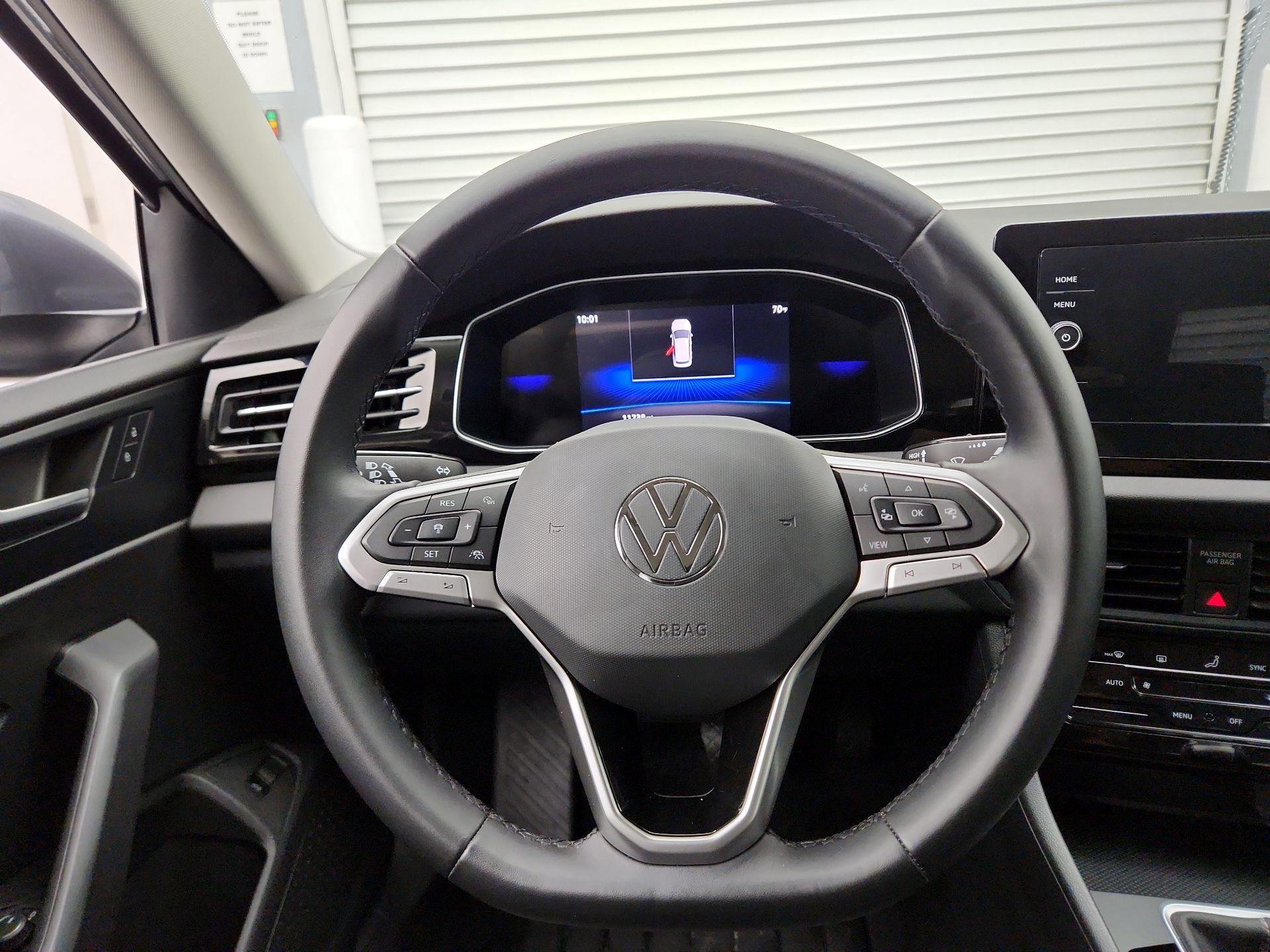 Thumbnail: 2025 Volkswagen Jetta - 10