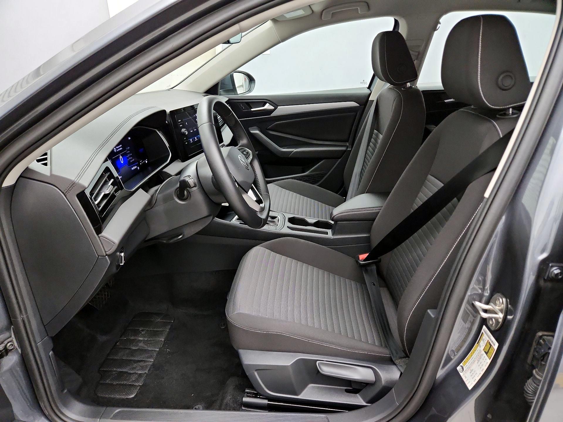 Thumbnail: 2025 Volkswagen Jetta - 11
