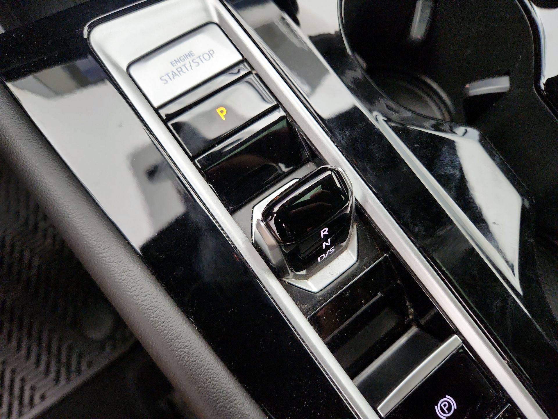 Thumbnail: 2025 Volkswagen Atlas - 17