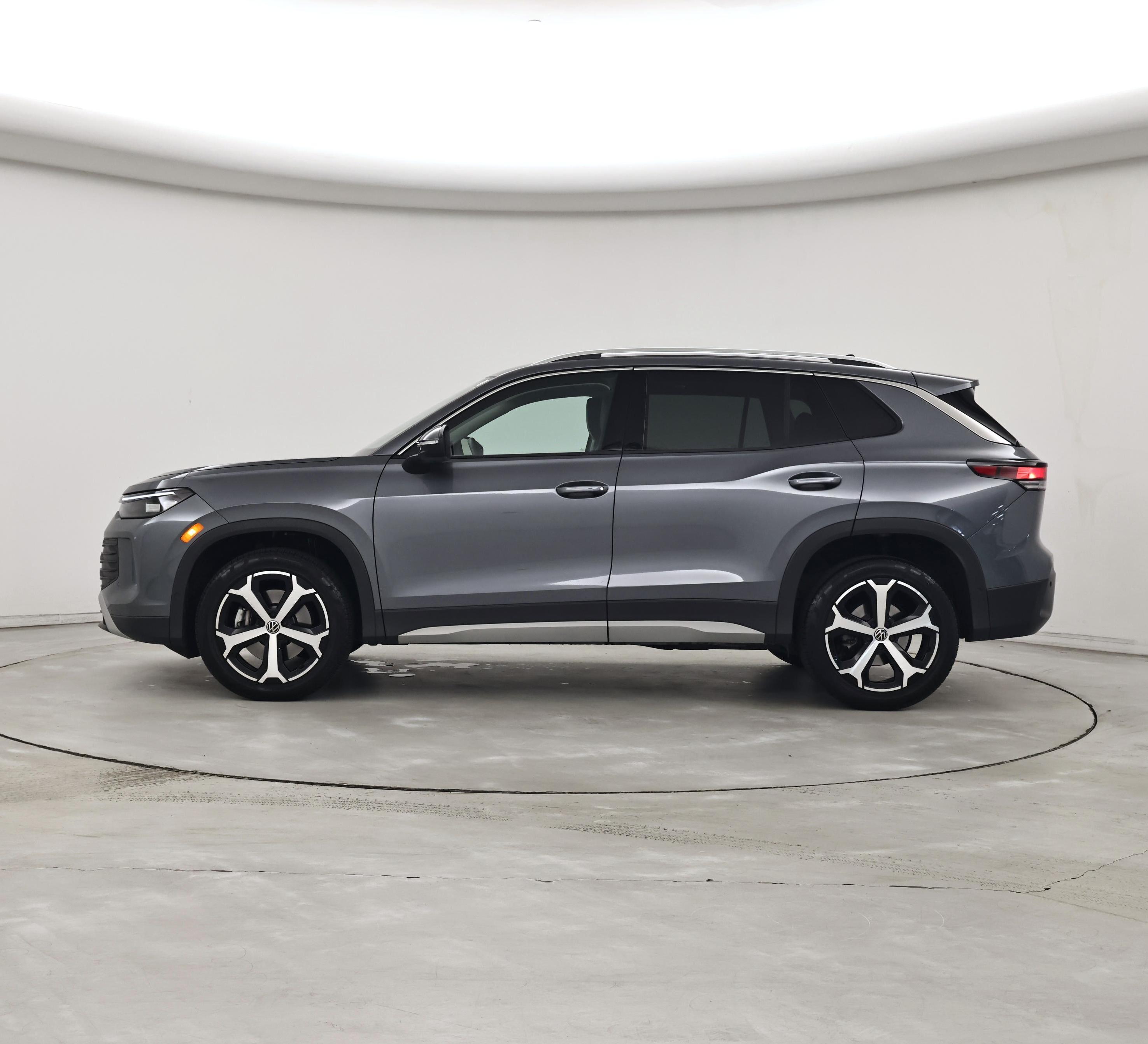 Thumbnail: 2025 Volkswagen Tiguan - 3