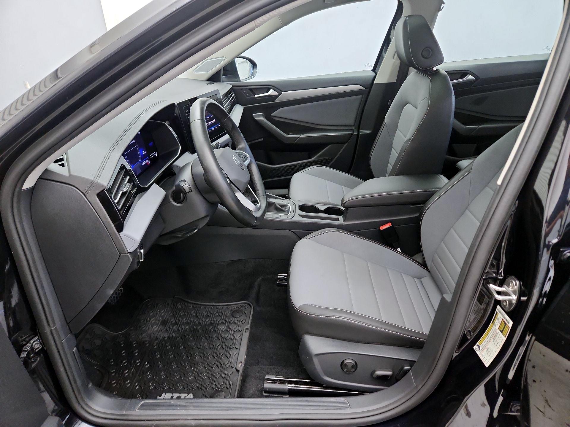 Thumbnail: 2025 Volkswagen Jetta - 11