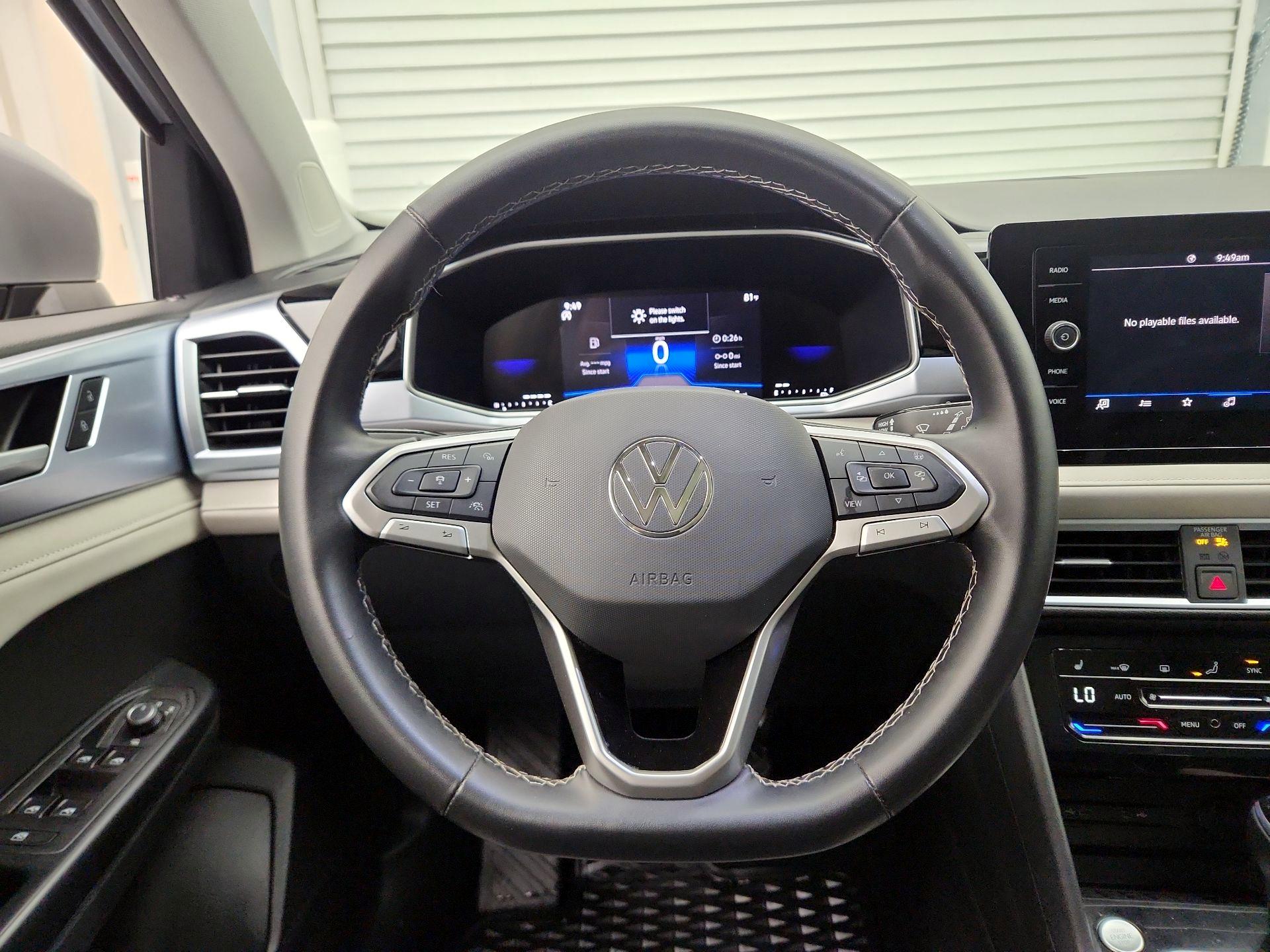 Thumbnail: 2025 Volkswagen Taos - 10