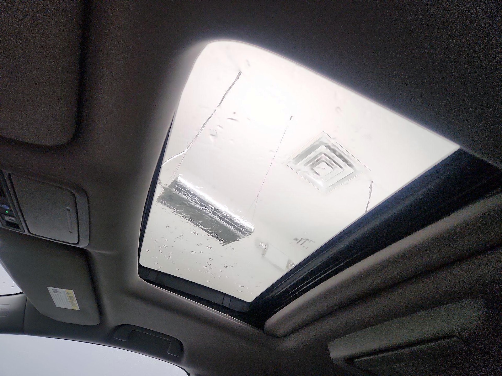 Sunroof(s) & Overhead Airbags