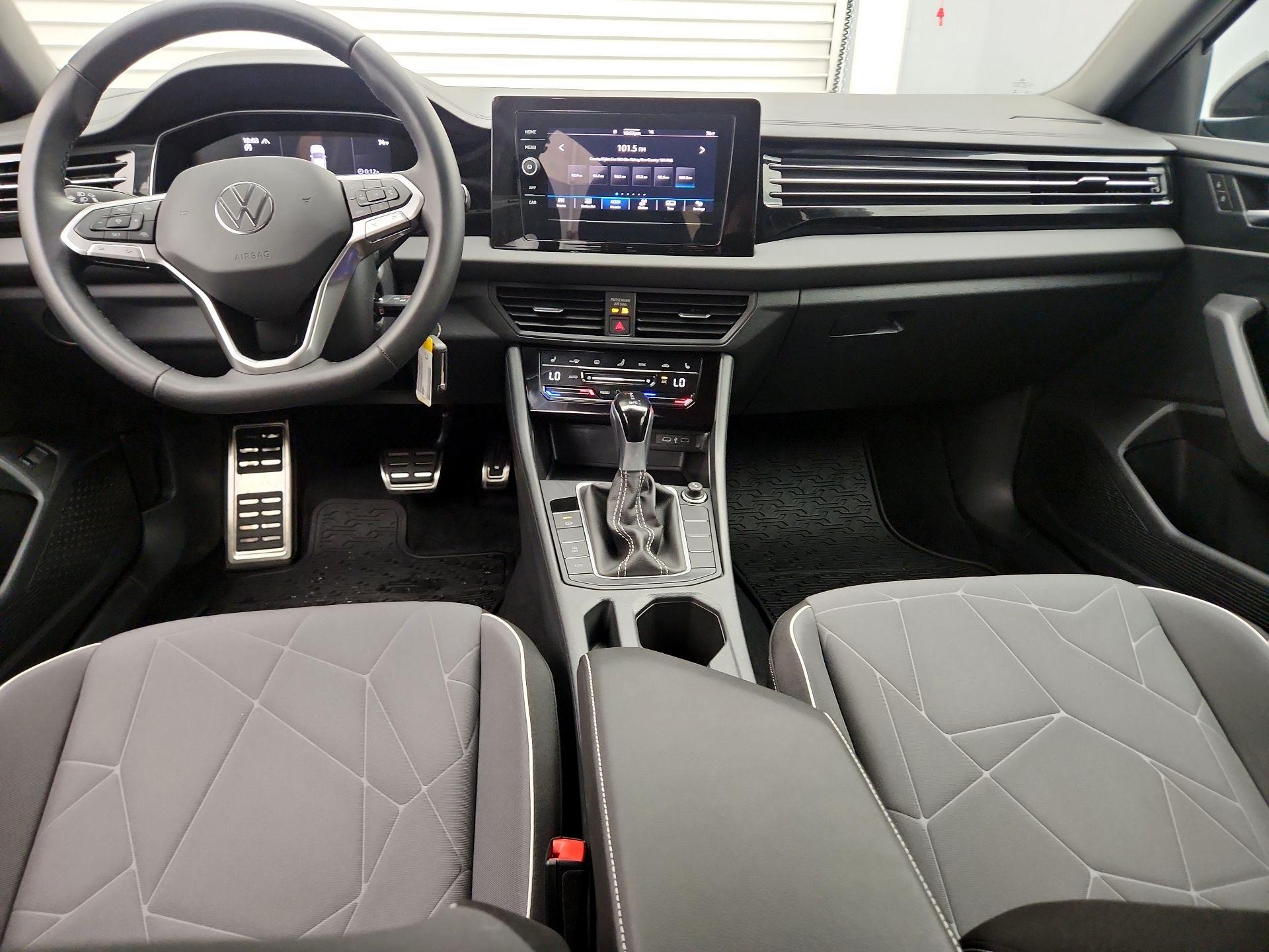 Thumbnail: 2025 Volkswagen Jetta - 9