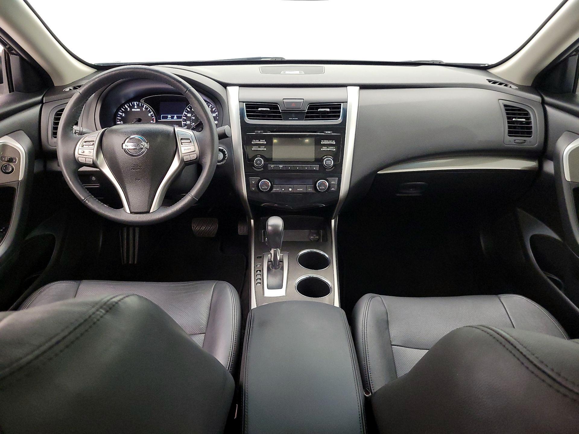 Thumbnail: 2015 Nissan Altima - 9