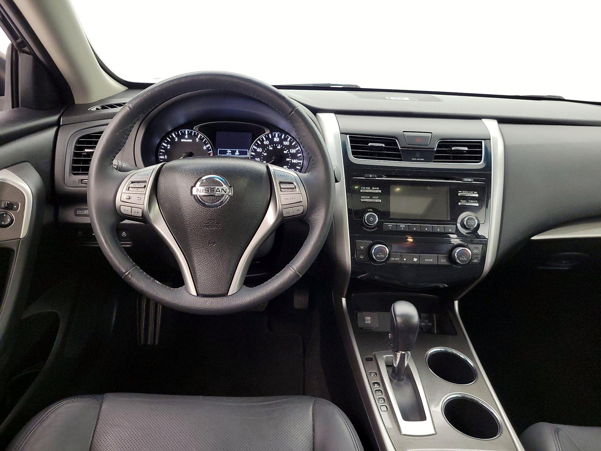 Thumbnail: 2015 Nissan Altima - 10