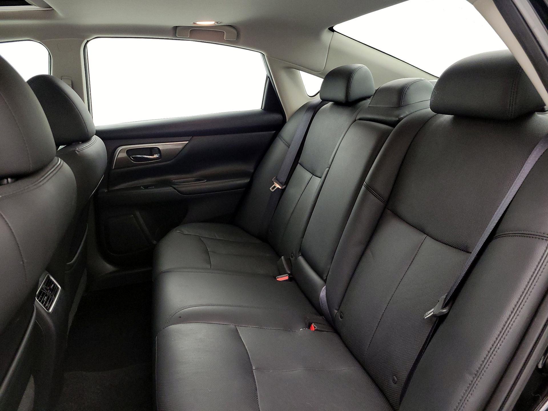 Thumbnail: 2015 Nissan Altima - 20