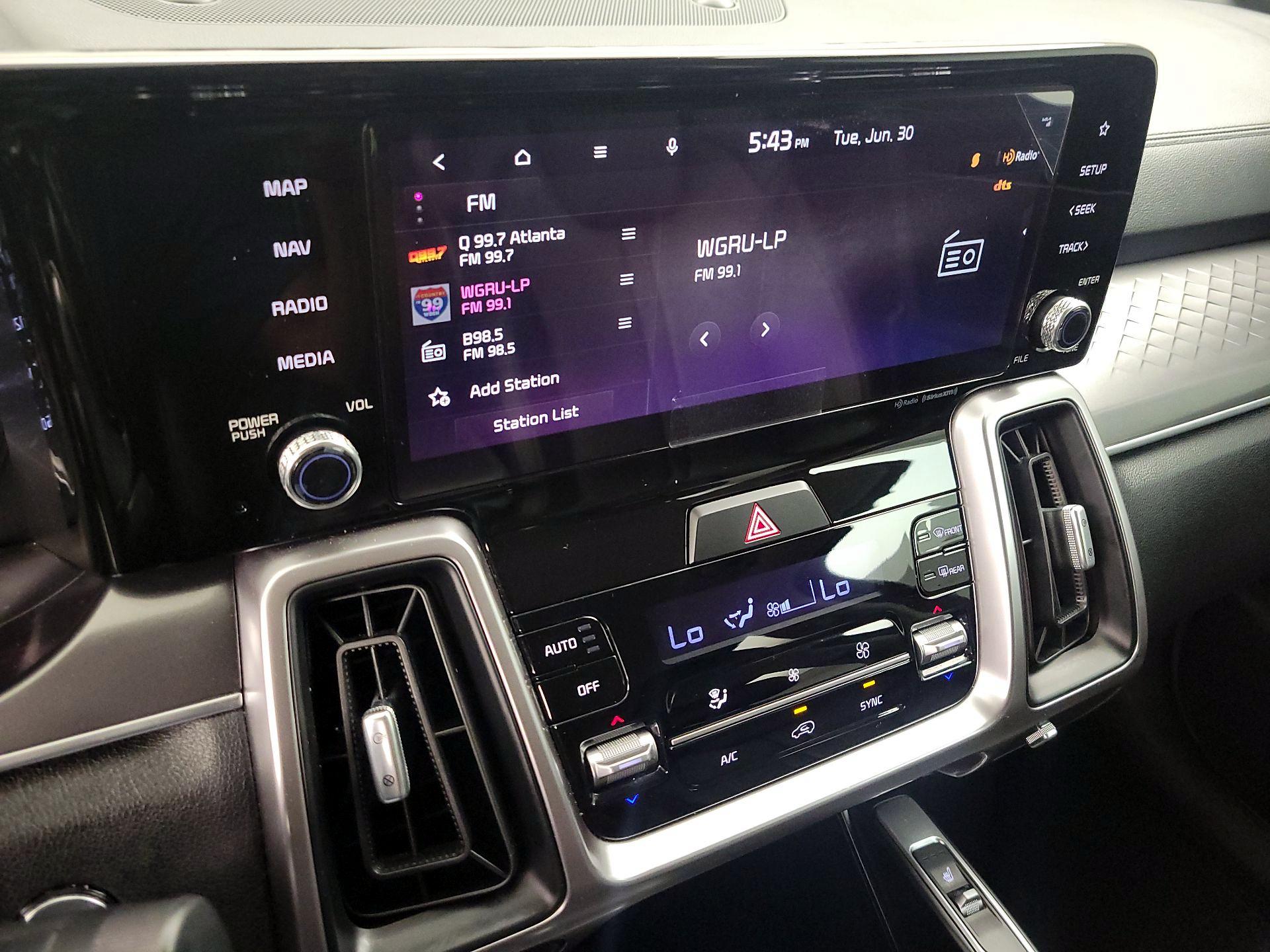 Thumbnail: 2023 Kia Sorento - 16