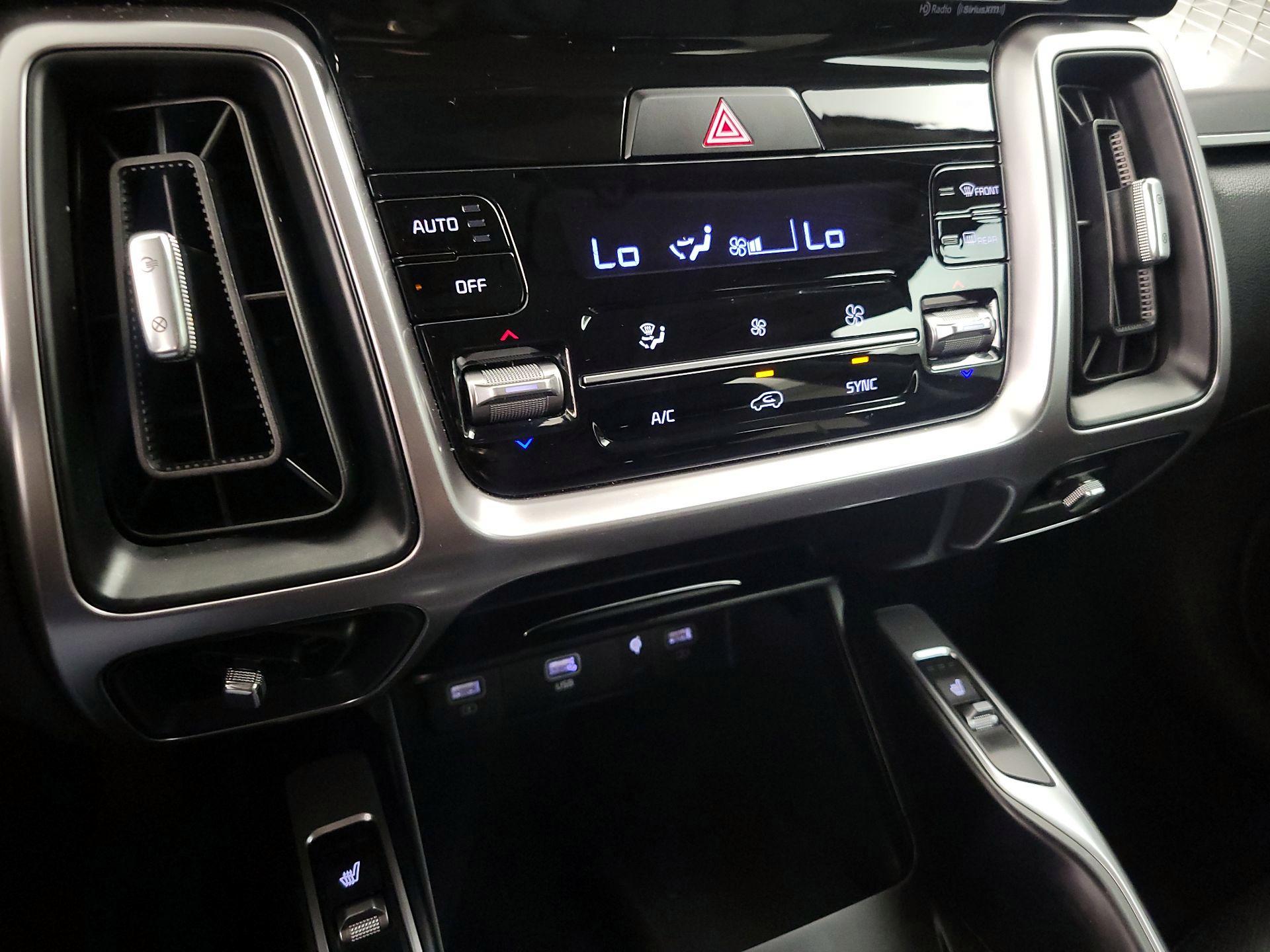 Thumbnail: 2023 Kia Sorento - 17
