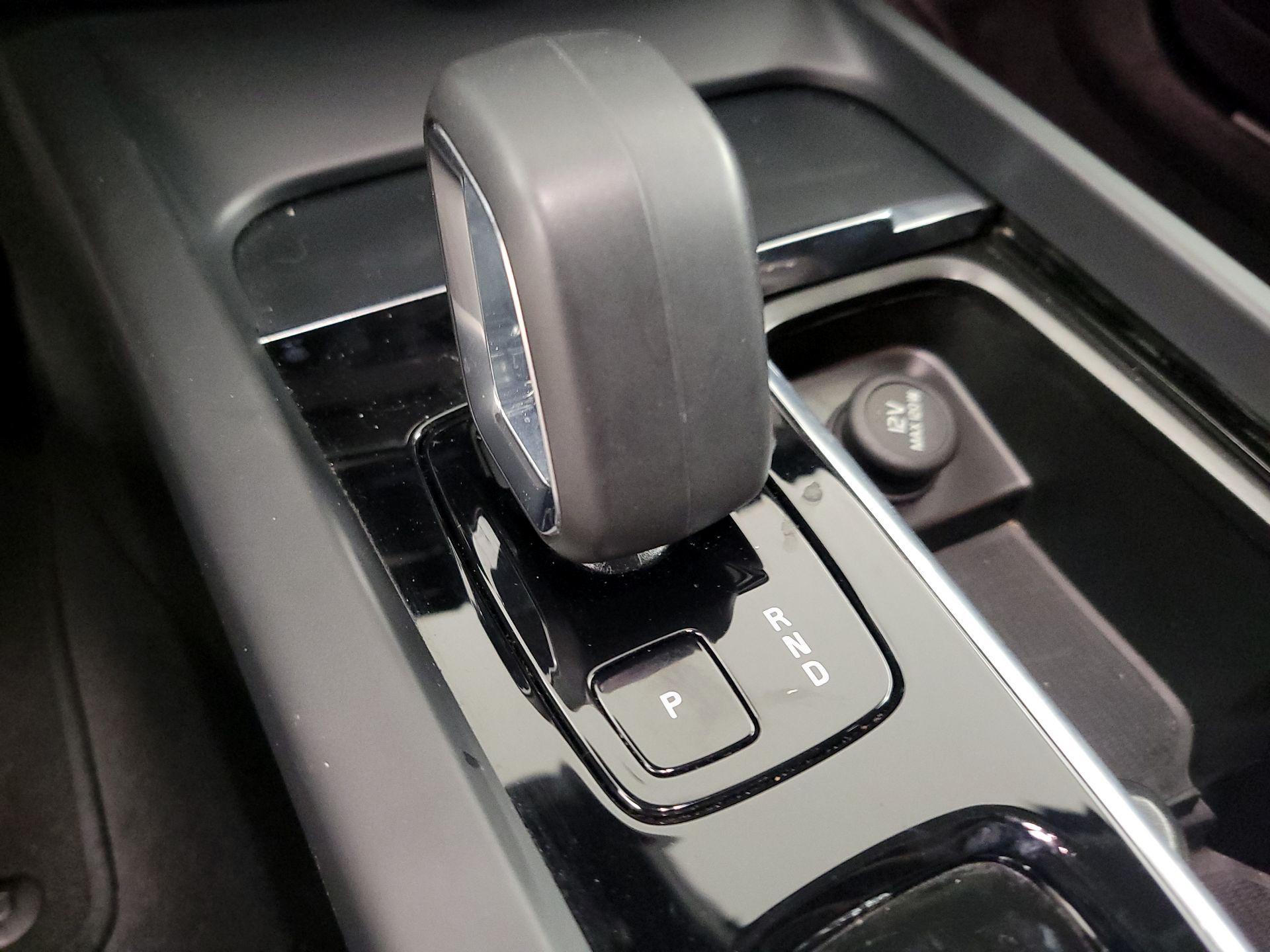 Thumbnail: 2024 Volvo S60 - 17