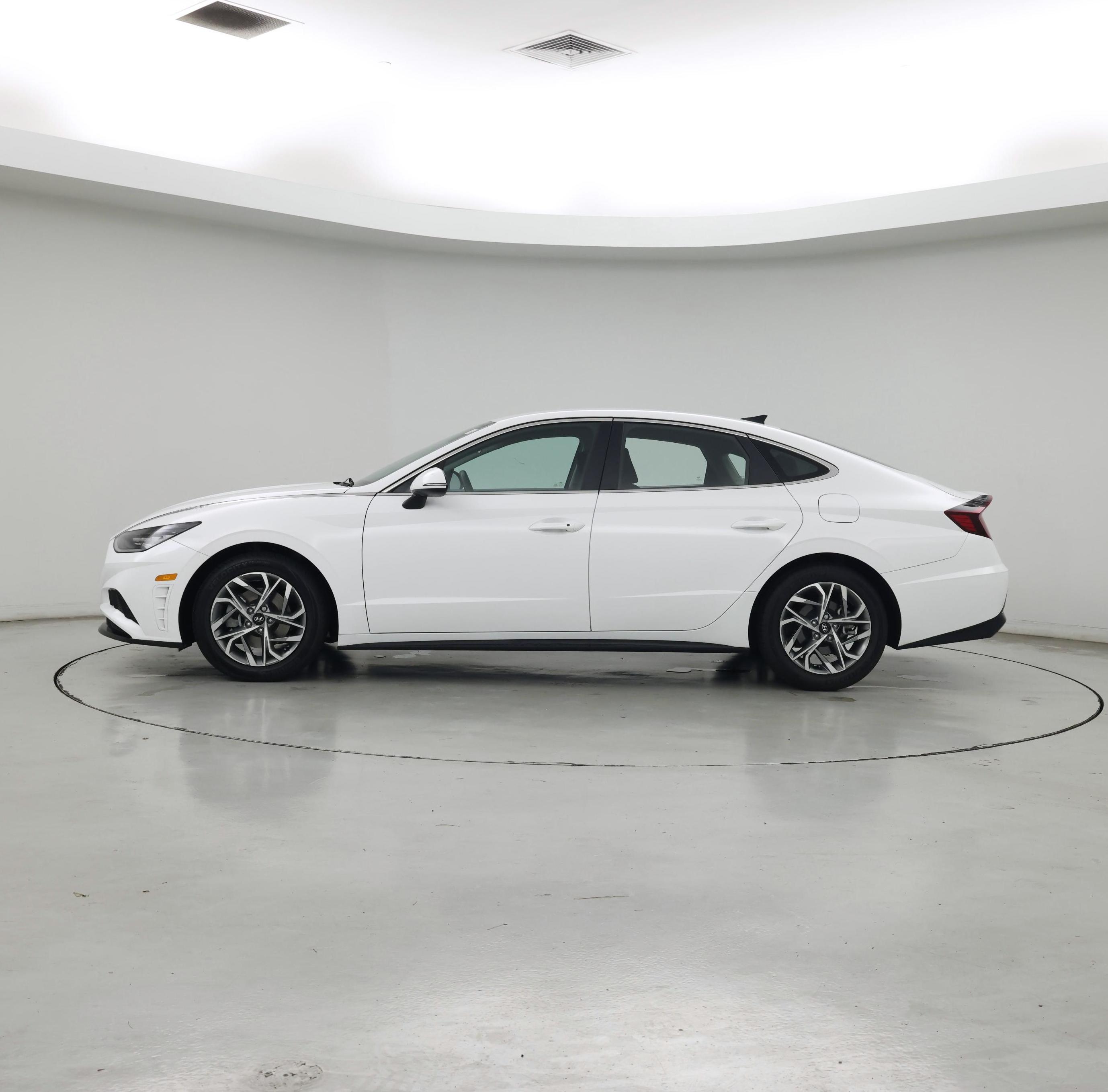 Thumbnail: 2023 Hyundai Sonata - 3
