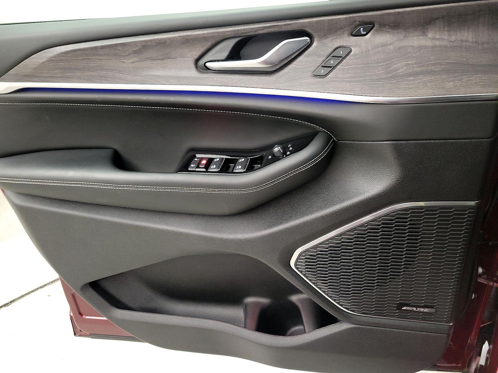 2025 Jeep Grand Cherokee Overland - Photo 13