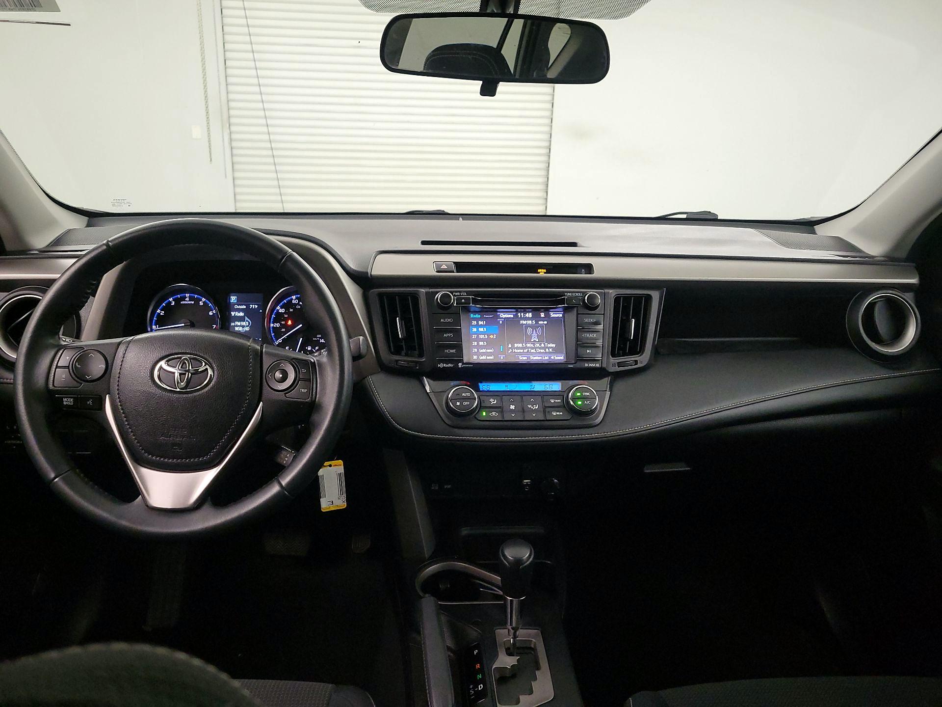 Thumbnail: 2016 Toyota RAV4 - 9