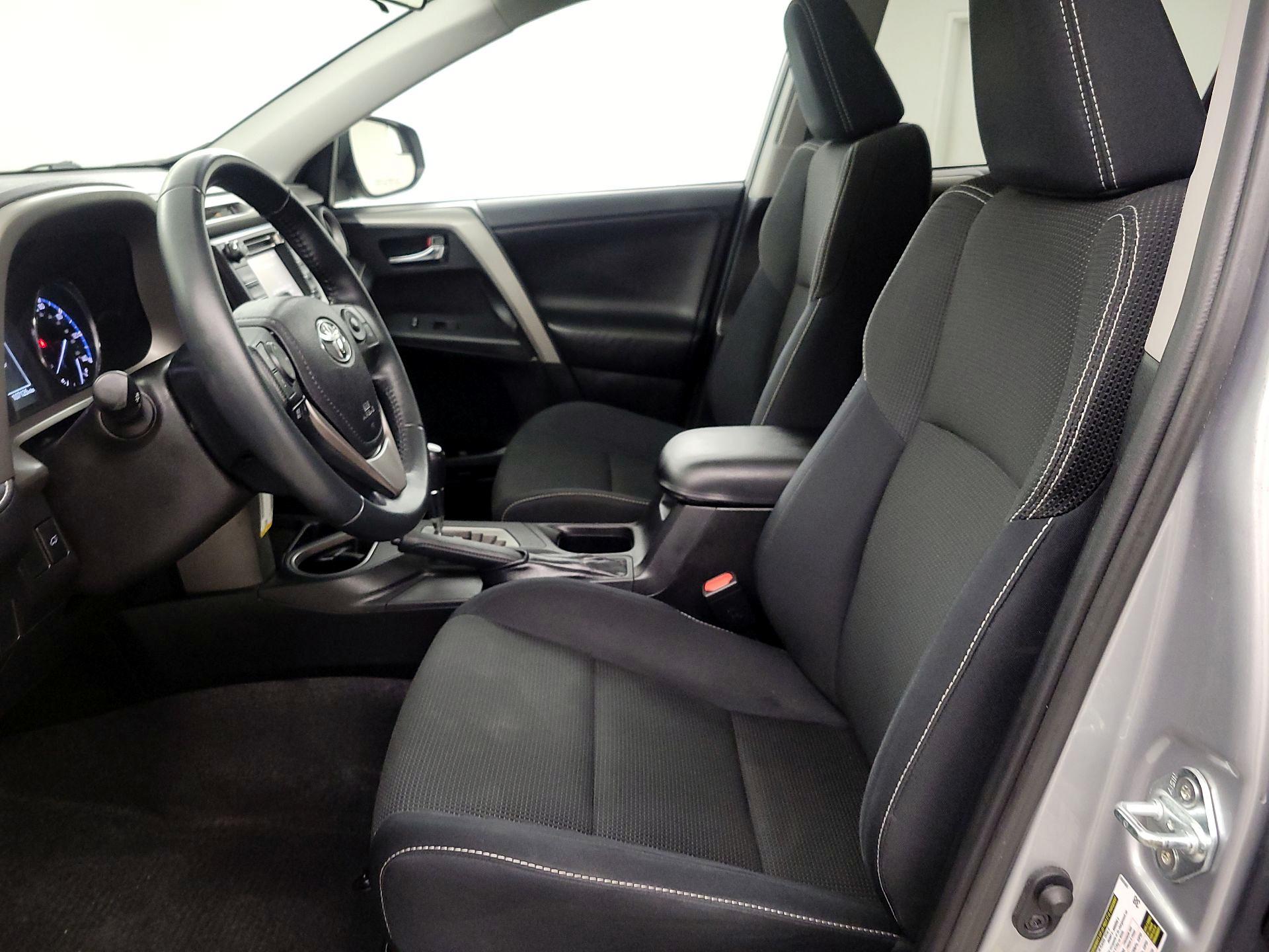 Thumbnail: 2016 Toyota RAV4 - 11