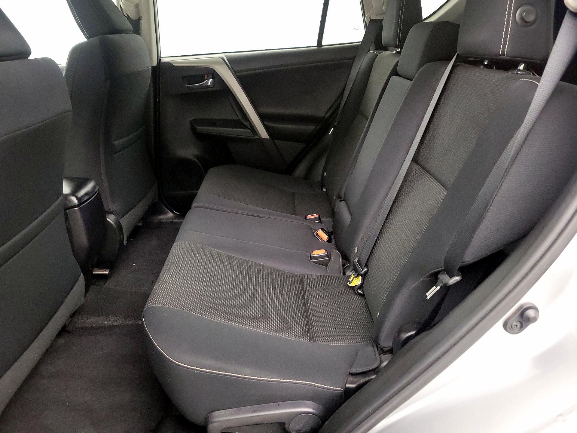 Thumbnail: 2016 Toyota RAV4 - 20