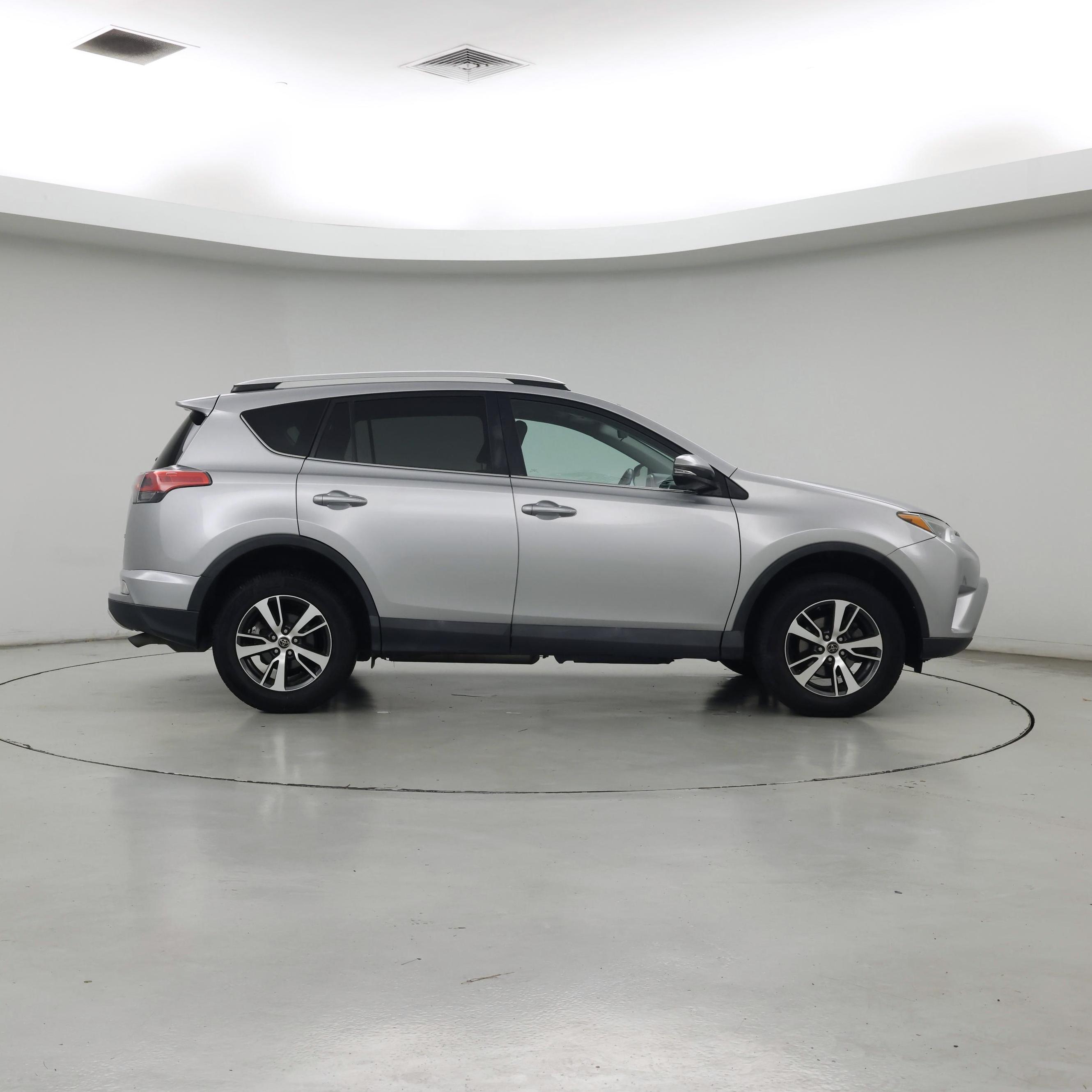 Thumbnail: 2016 Toyota RAV4 - 7