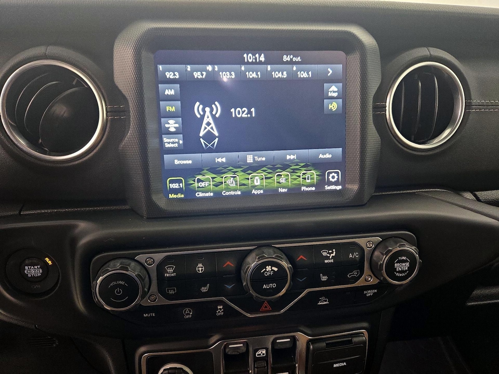 2022 Jeep Wrangler Unlimited Sahara - Photo 17