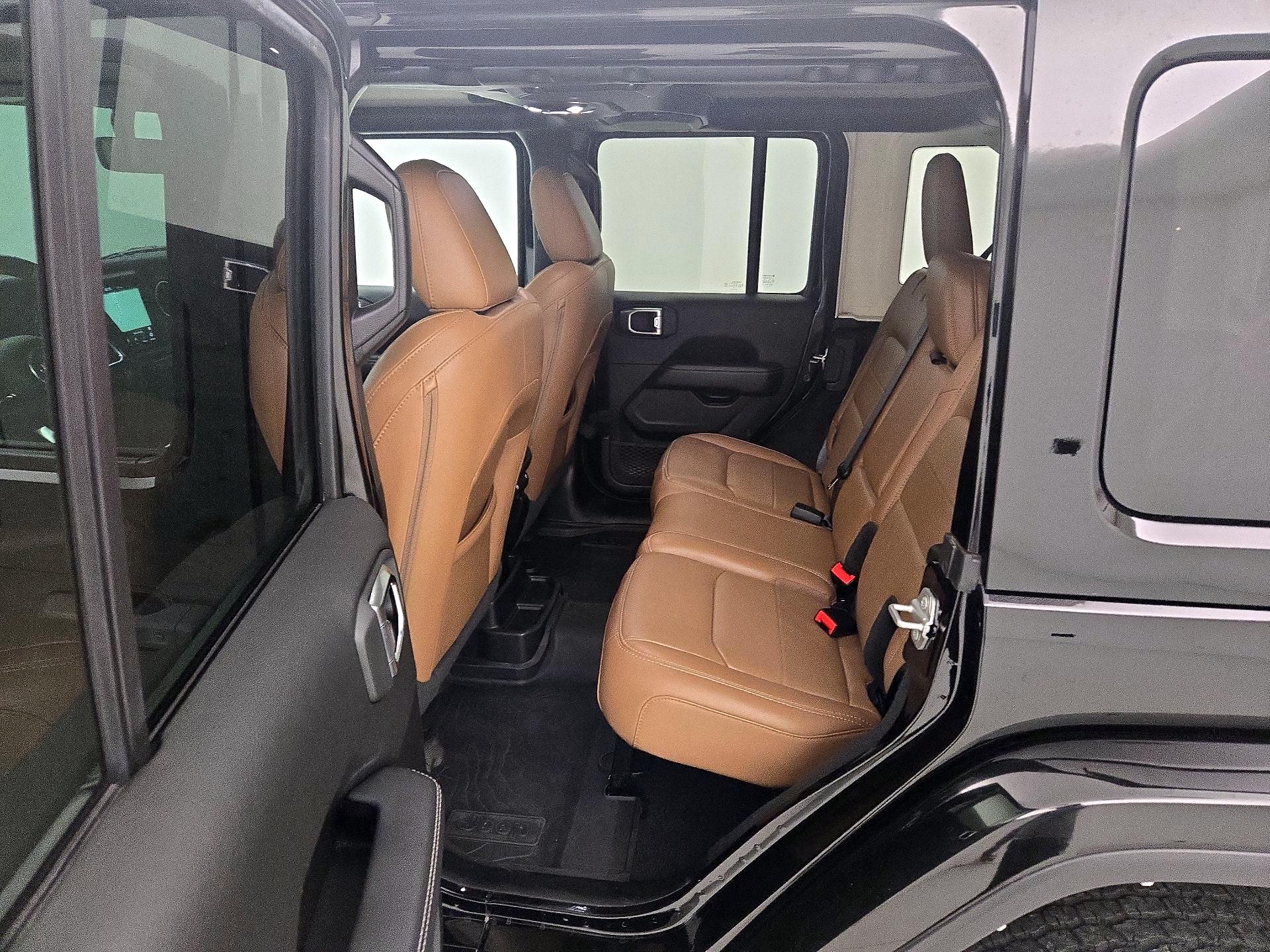 2022 Jeep Wrangler Unlimited Sahara - Photo 21